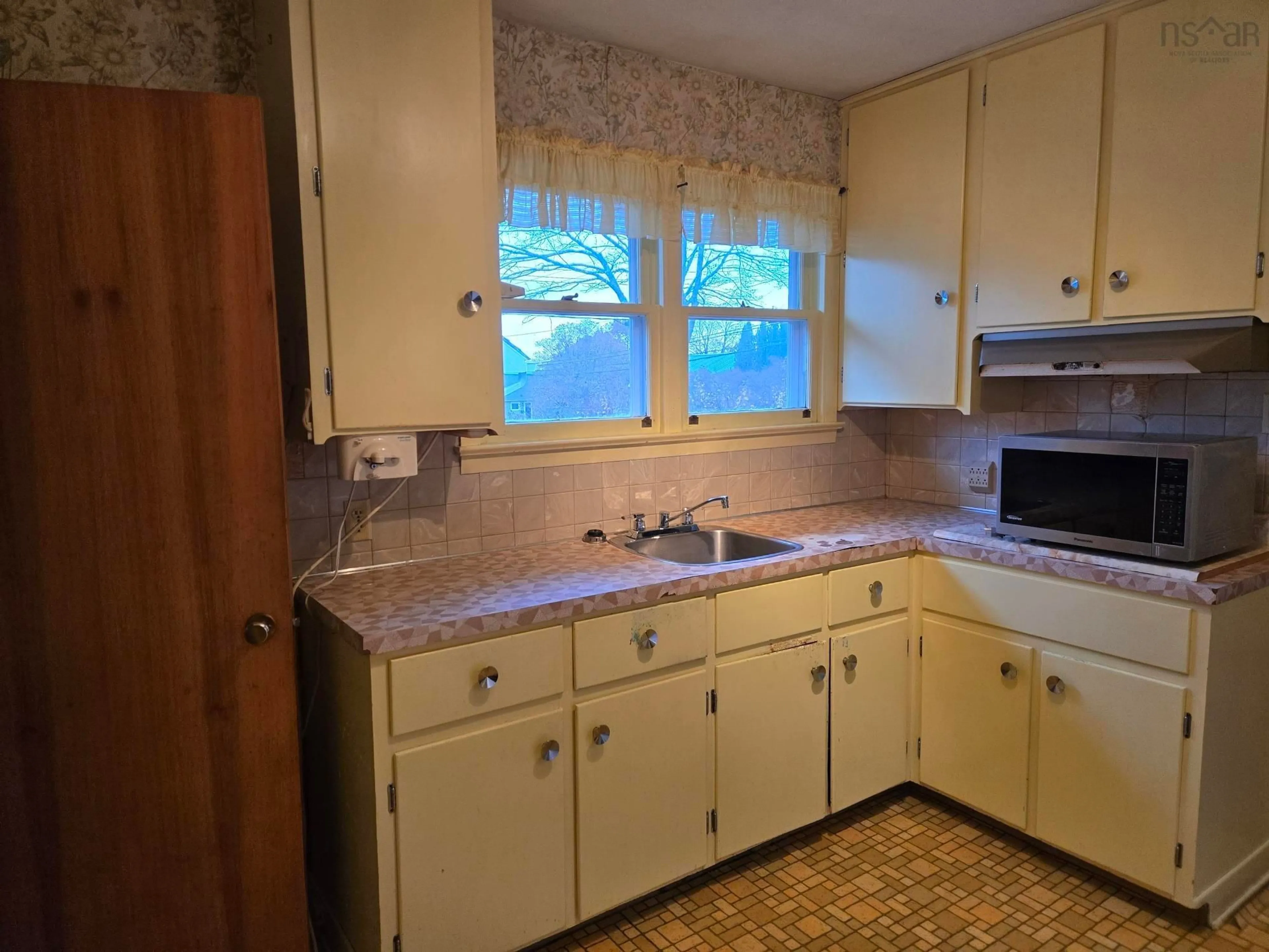 Standard kitchen, ceramic/tile floor for 47 Beechwood Drive, Truro Nova Scotia B2N 1R3