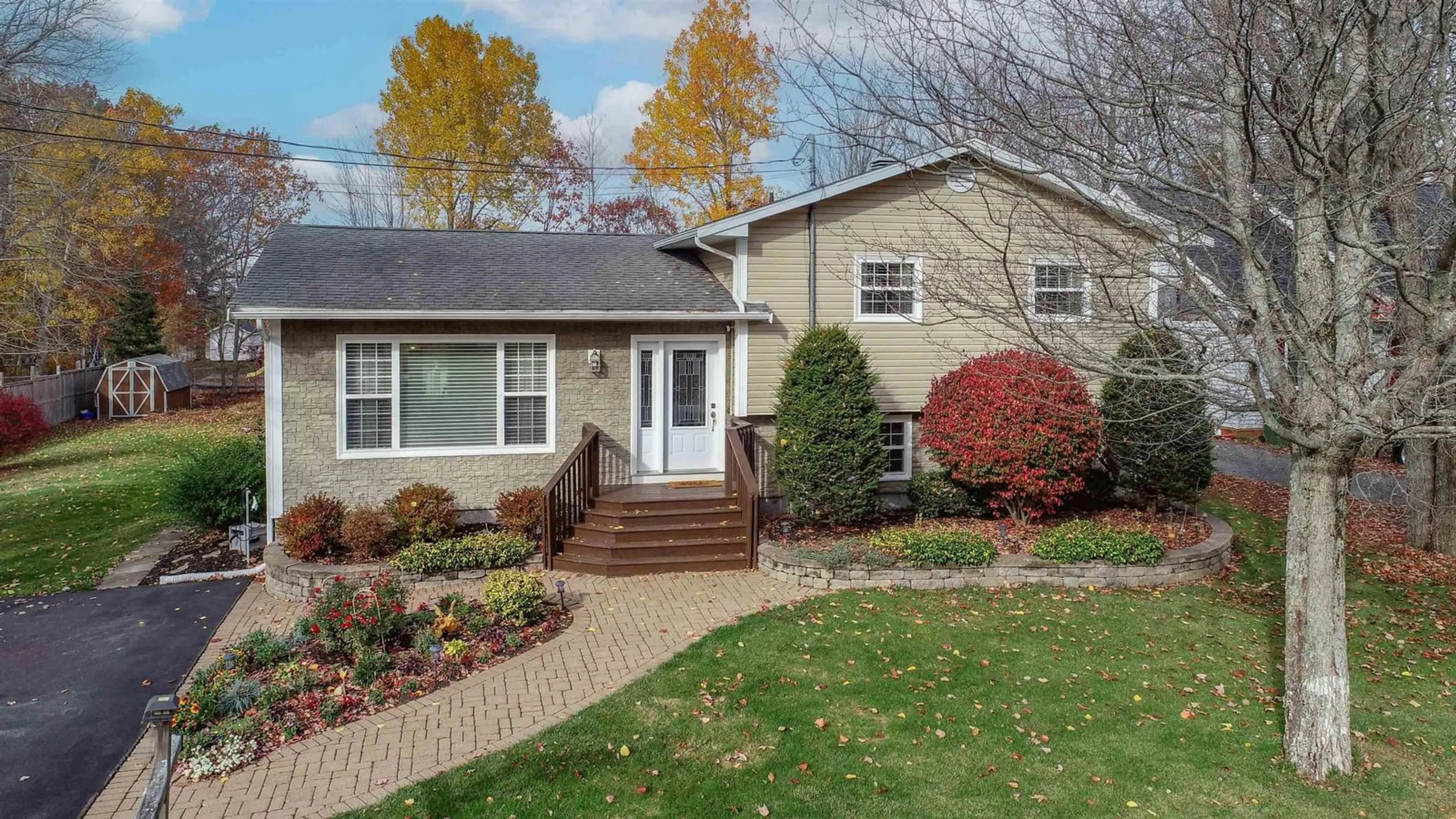 Home with vinyl exterior material, street for 2757 Poplar Drive Coldbrook, Coldbrook Nova Scotia B4R 1A8