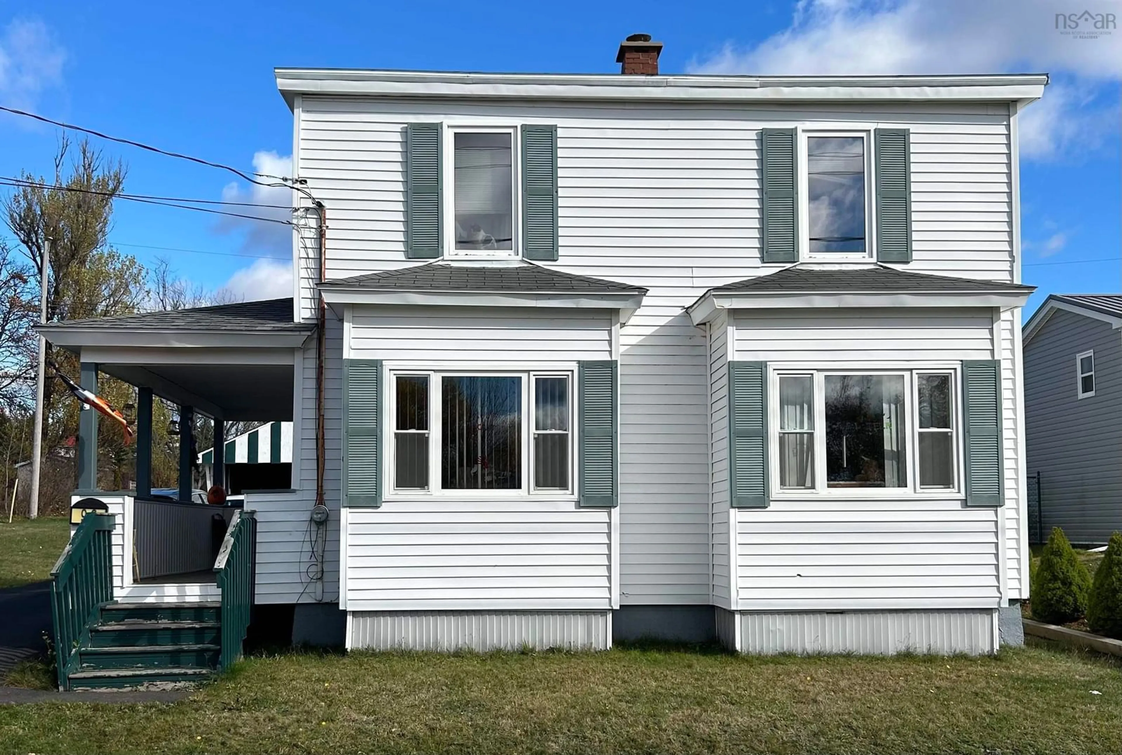Home with vinyl exterior material, building for 92 Victoria St, Springhill Nova Scotia B0M 1X0