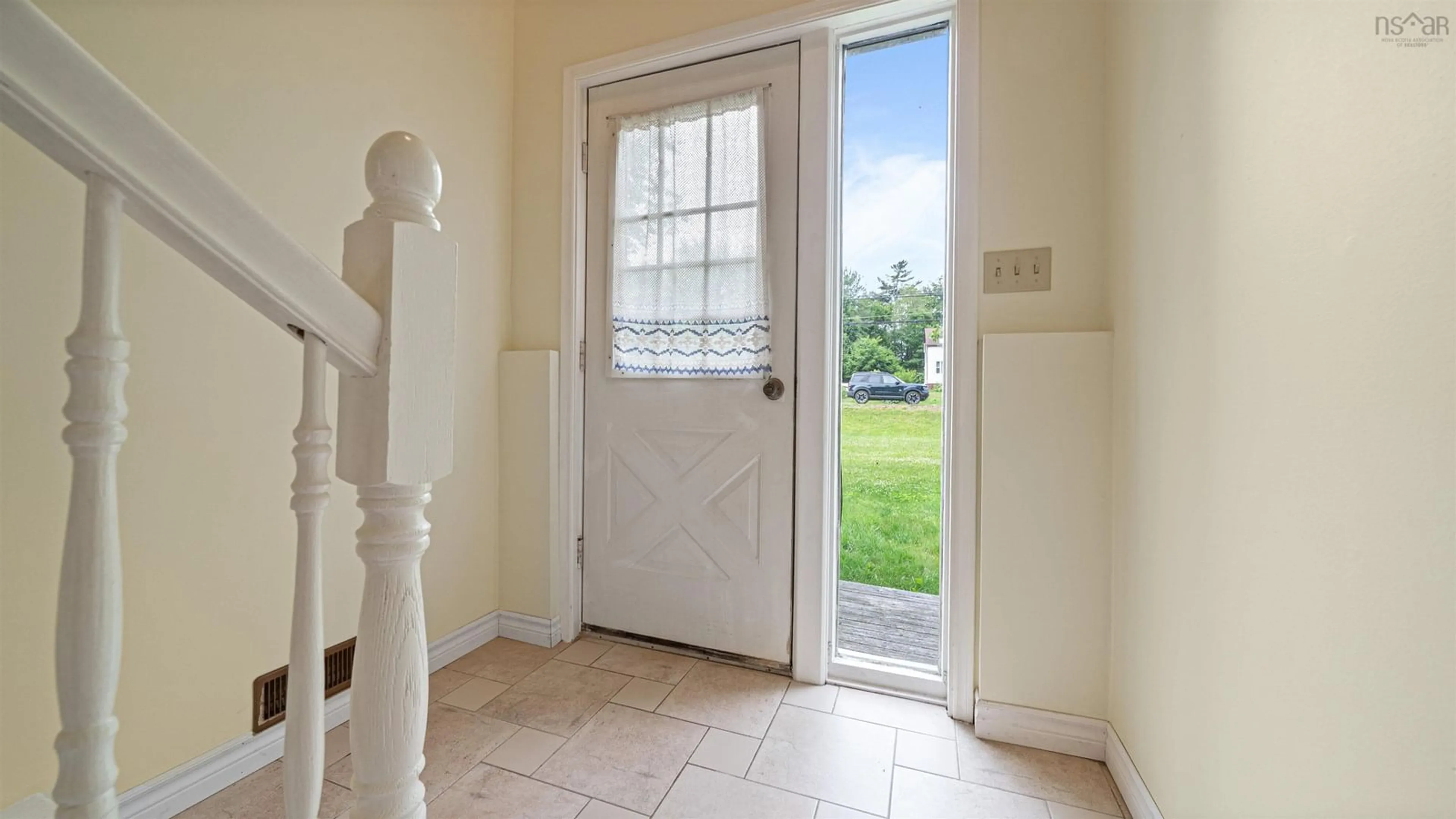 Indoor entryway for 2155 Beaver Bank Rd, Beaver Bank Nova Scotia B4G 1E2
