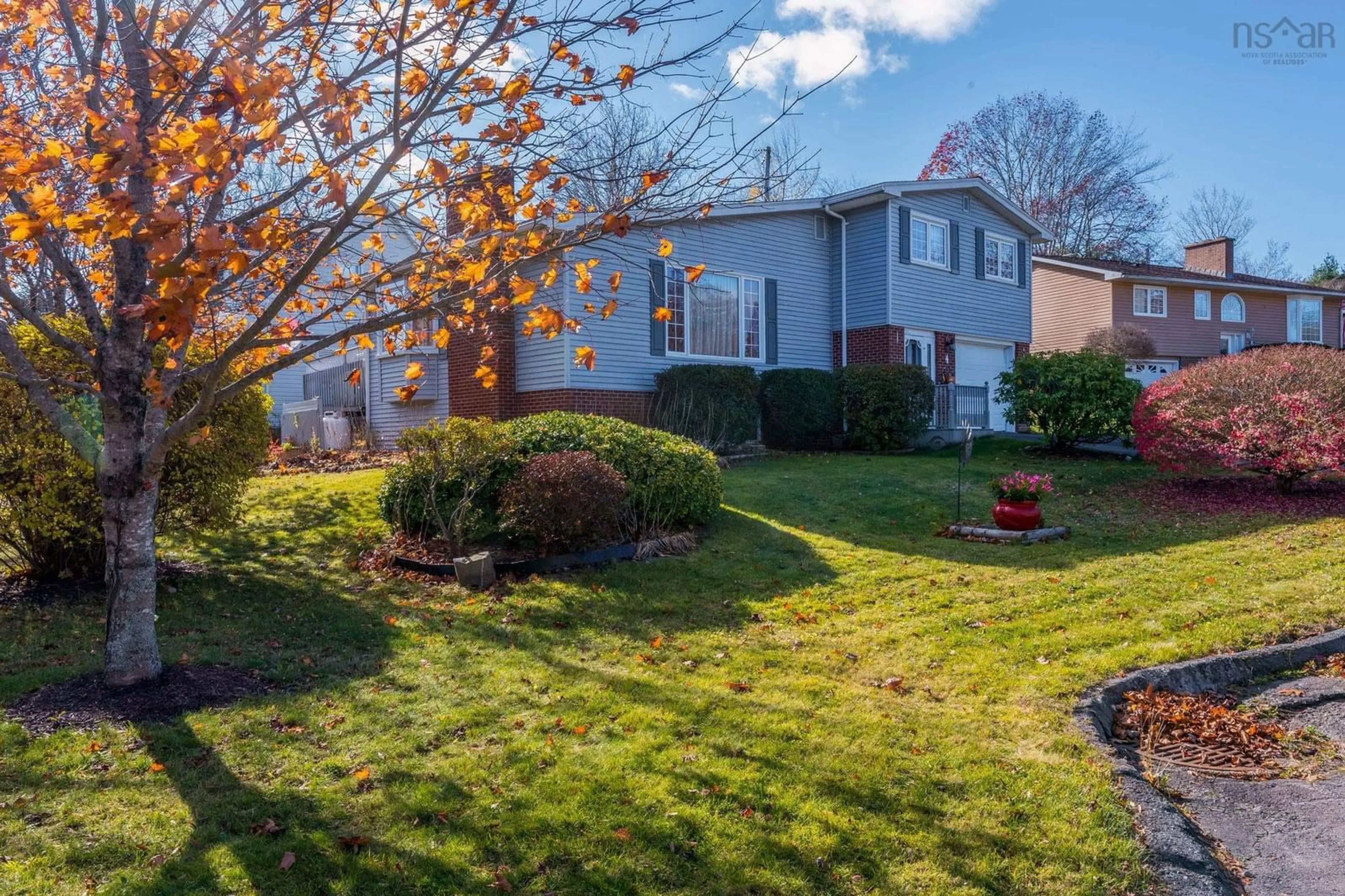 A pic from outside/outdoor area/front of a property/back of a property/a pic from drone, street for 4 Kingsmere Crt, Timberlea Nova Scotia B3T 1J4