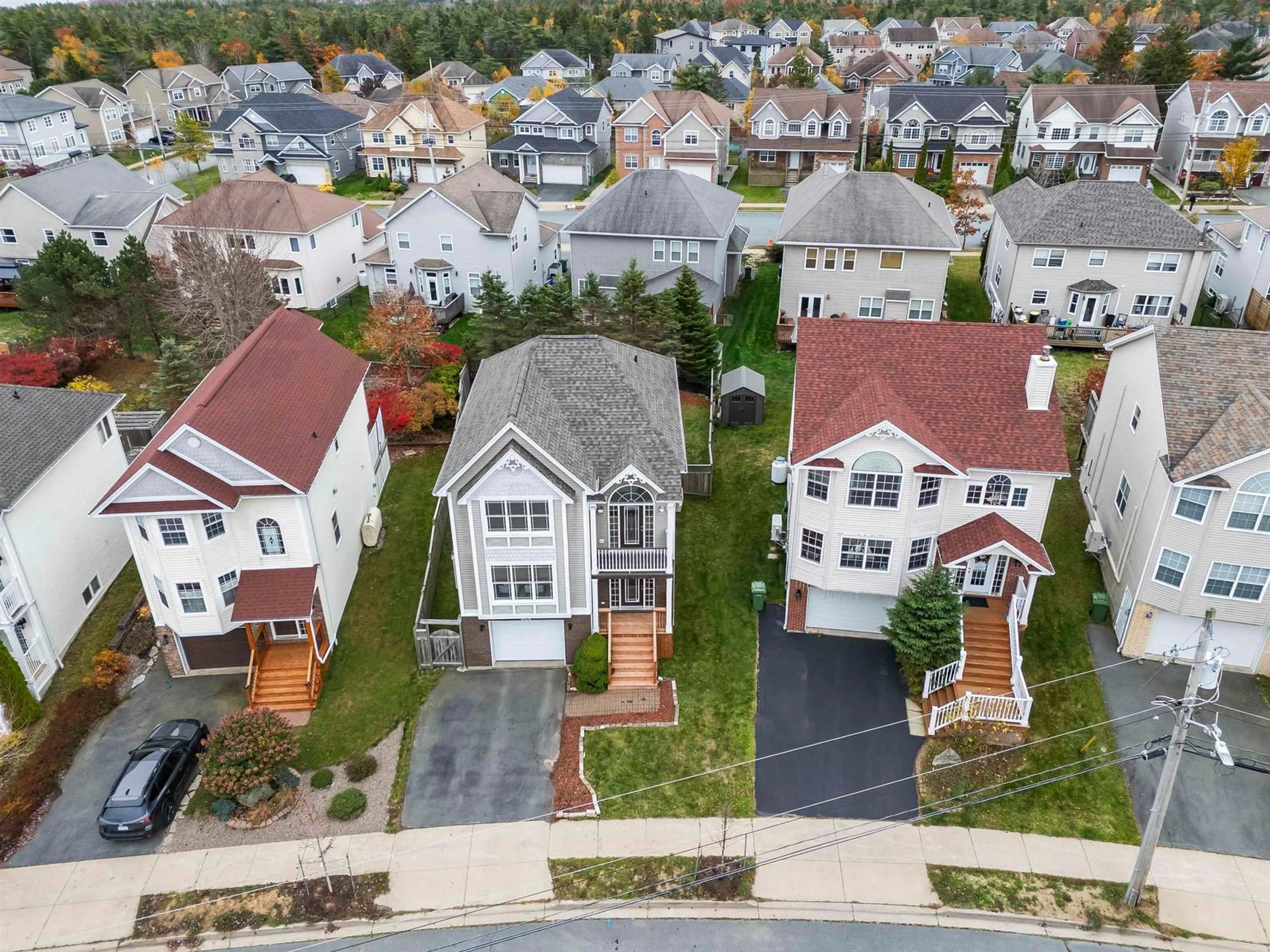A pic from outside/outdoor area/front of a property/back of a property/a pic from drone, street for 94 Cutter Dr, Halifax Nova Scotia B3M 4W5