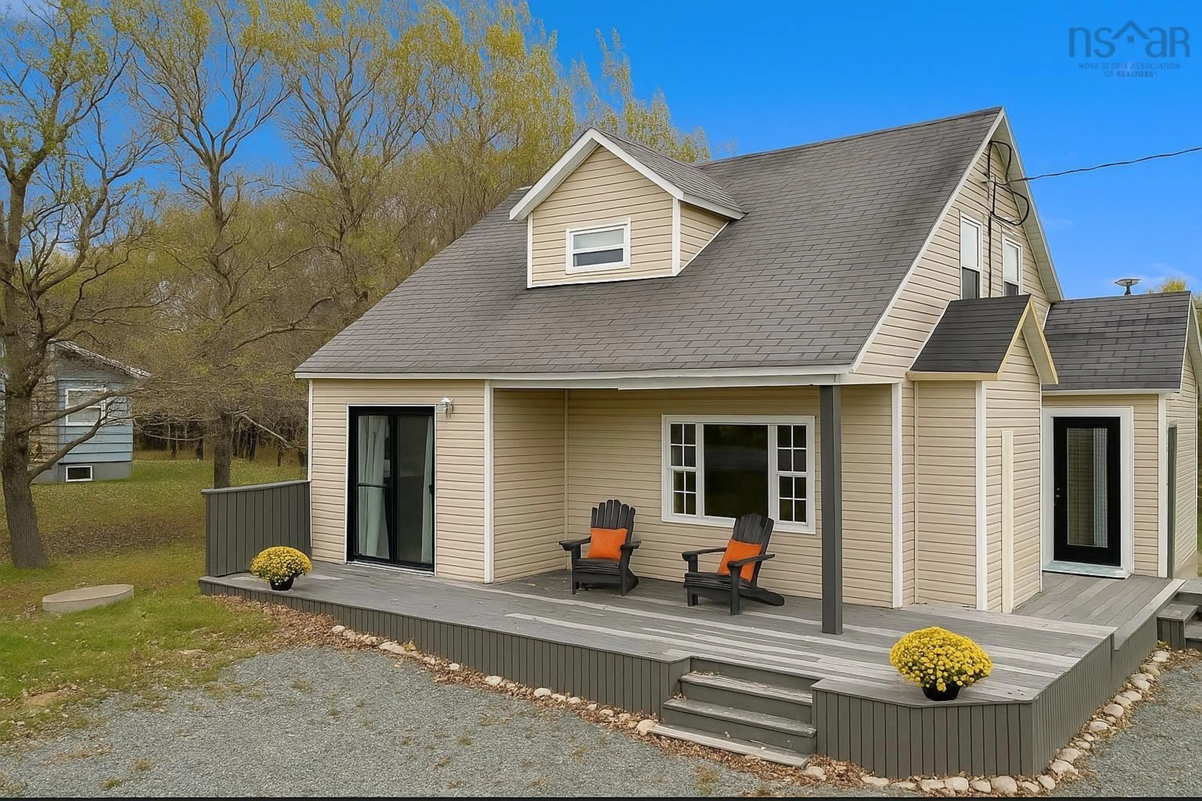 Home with vinyl exterior material, unknown for 12710 Cabot Trail Rd, Grand Étang Nova Scotia B0E 1L0