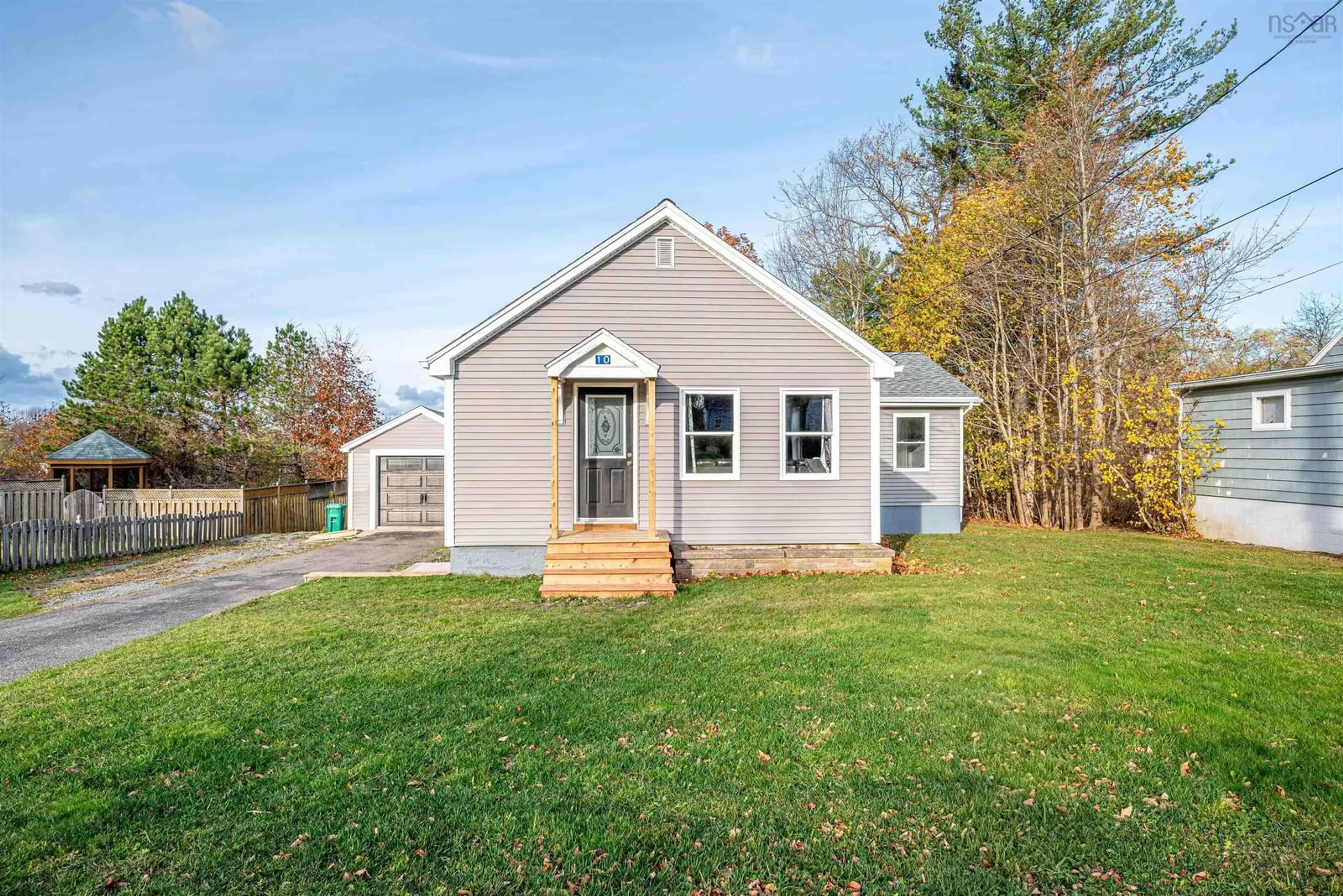 Home with vinyl exterior material, street for 10 Willow St, Hantsport Nova Scotia B0P 1P0