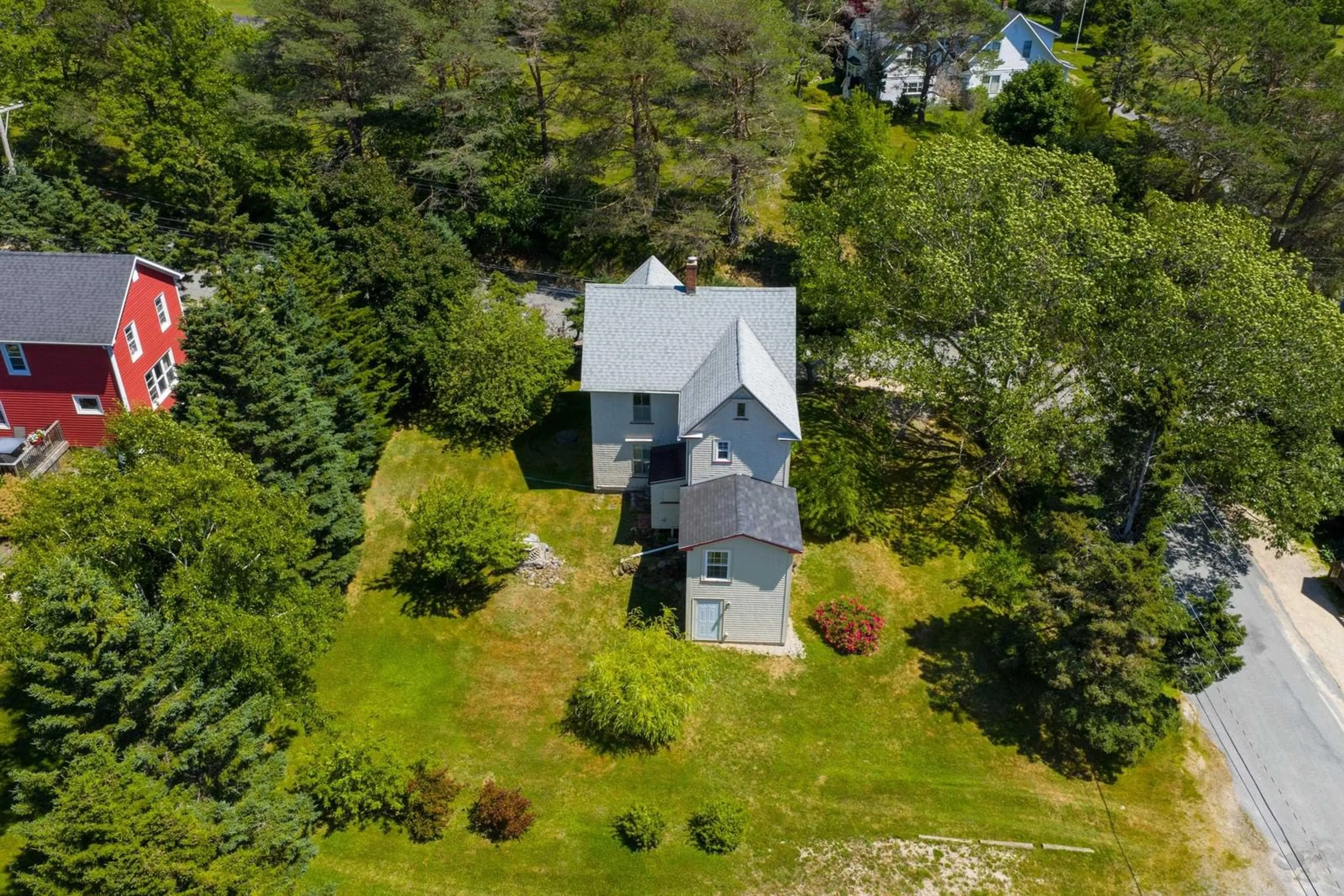 A pic from outside/outdoor area/front of a property/back of a property/a pic from drone, unknown for 149 Duke St, Chester Nova Scotia B0J 1J0