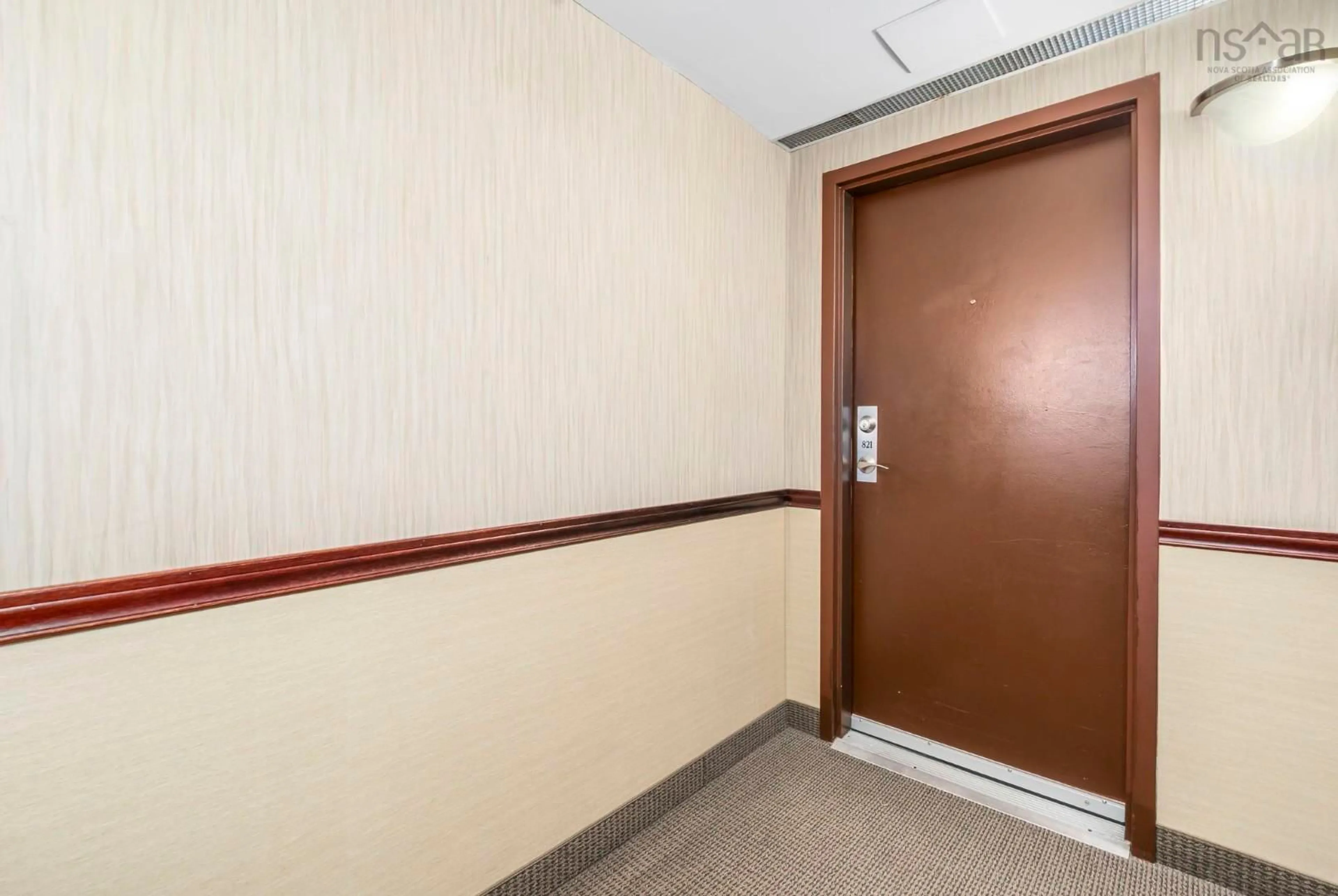 Indoor foyer for 821 45 Vimy Ave, Halifax Nova Scotia B3M 4C5