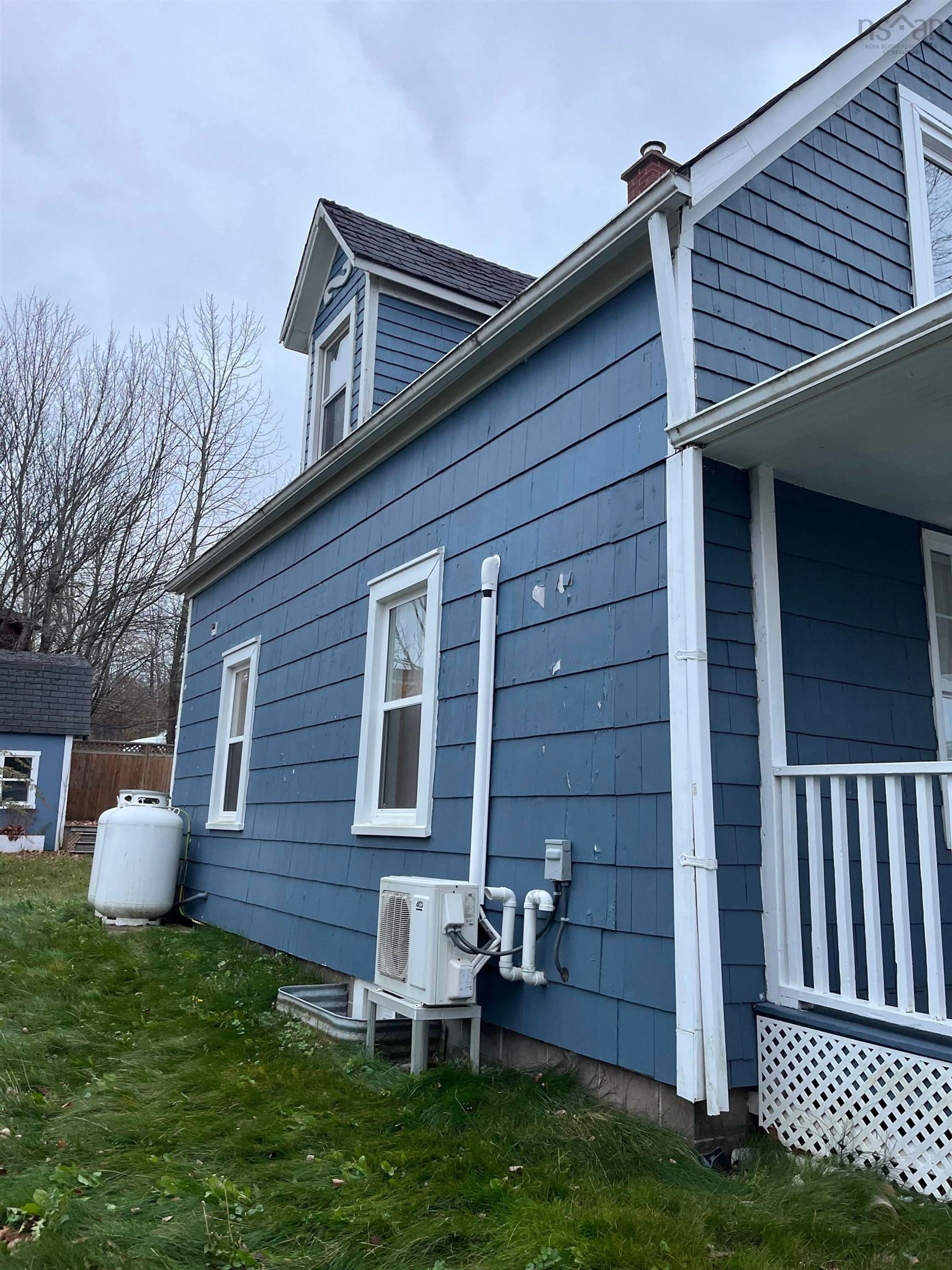 Home with vinyl exterior material, unknown for 6 Jubilee Lane, Sackville Nova Scotia B4E 1J2