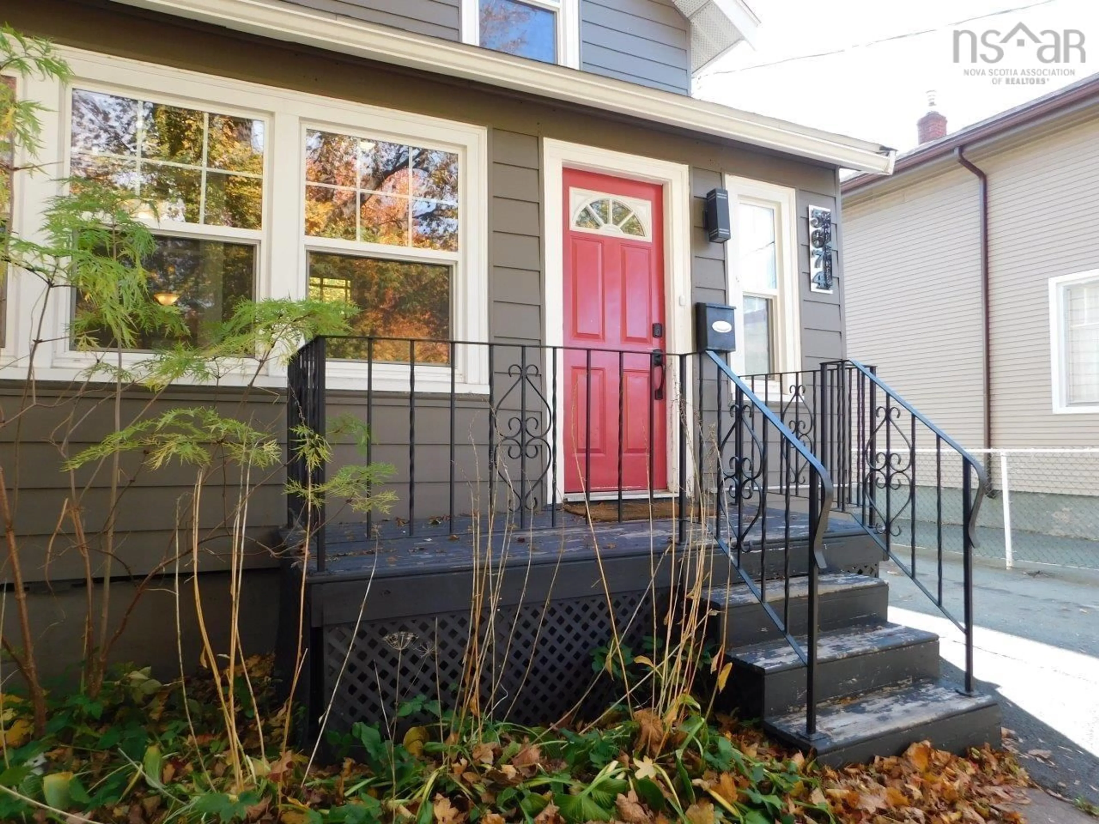 Indoor entryway for 5674 Kane St, Halifax Peninsula Nova Scotia B3K 2B4
