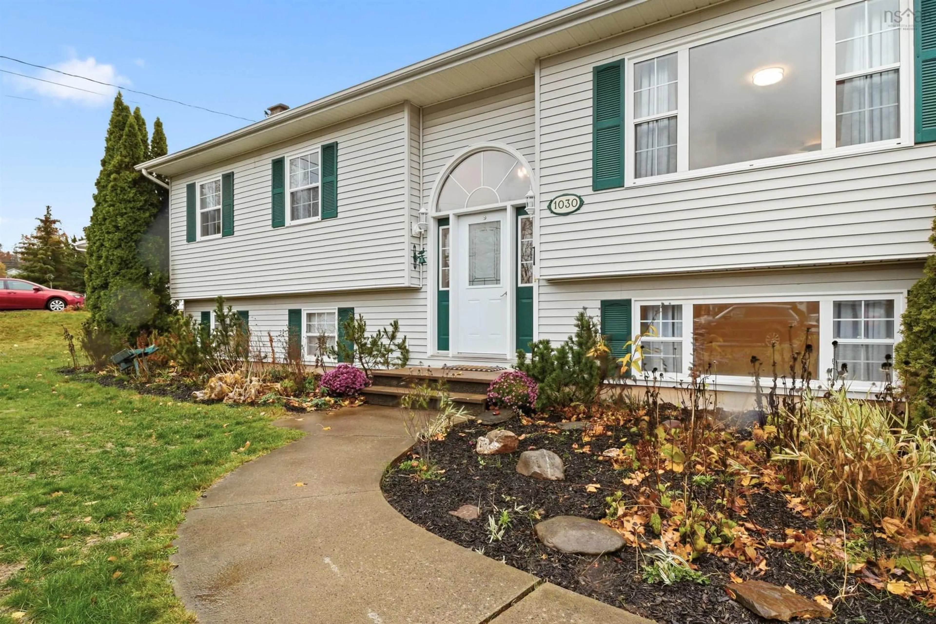 Home with vinyl exterior material, street for 1030 Club Cres, New Minas Nova Scotia B4N 4Z5