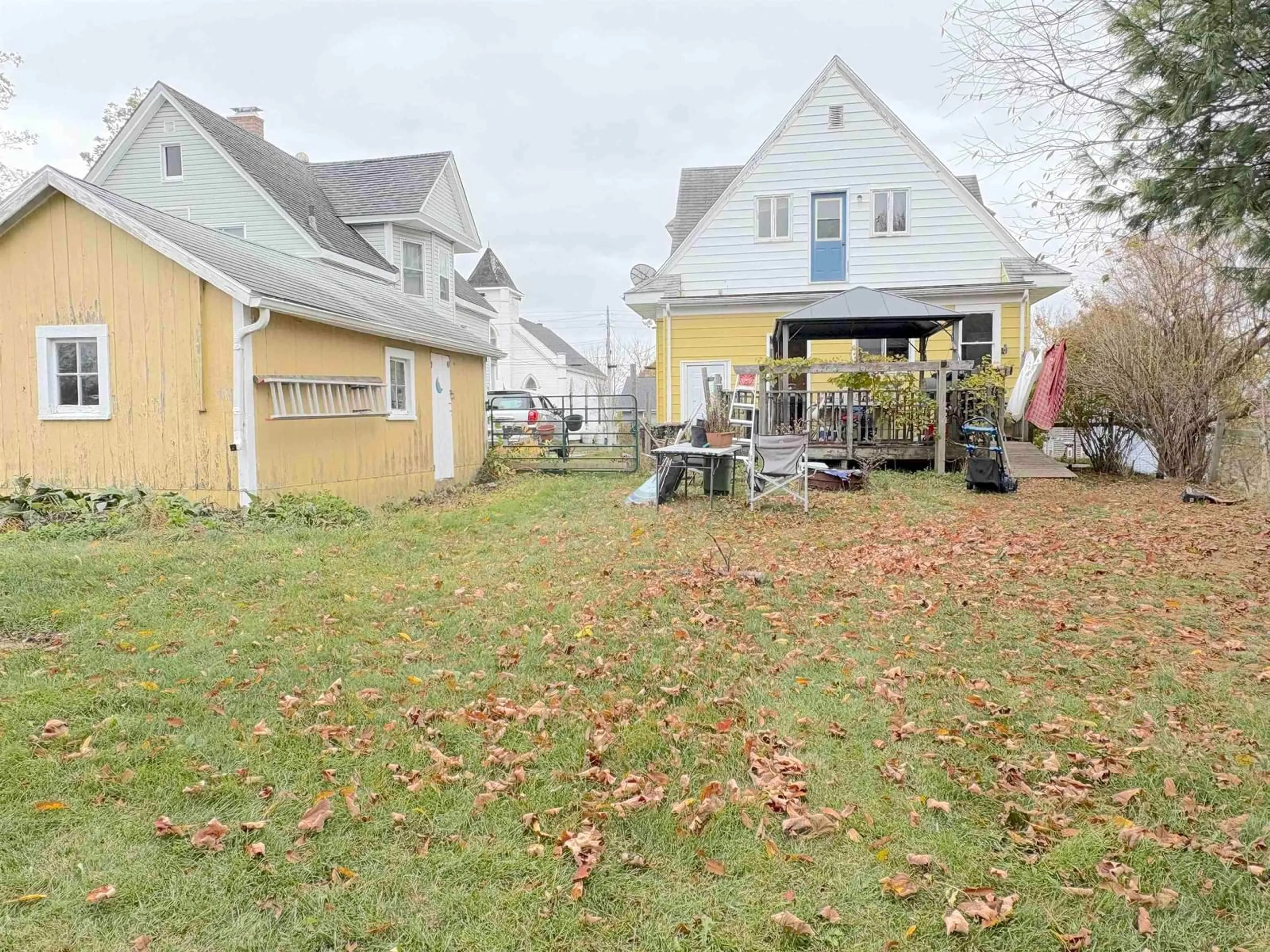Patio, street for 142 Mowatt St, Shelburne Nova Scotia B0T 1W0