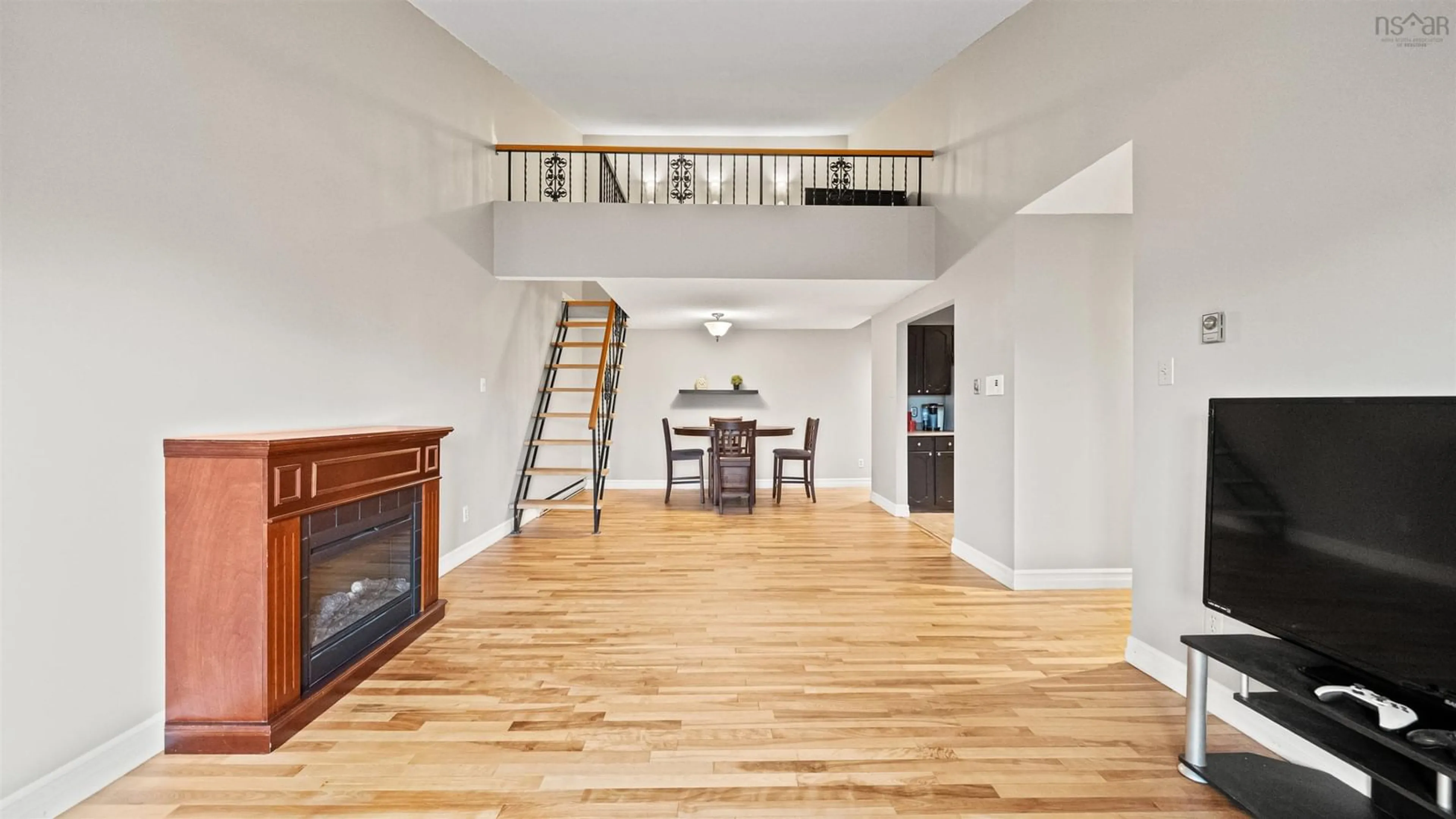 Unknown for 4 Rose Way #9, Dartmouth Nova Scotia B2Y 4L9