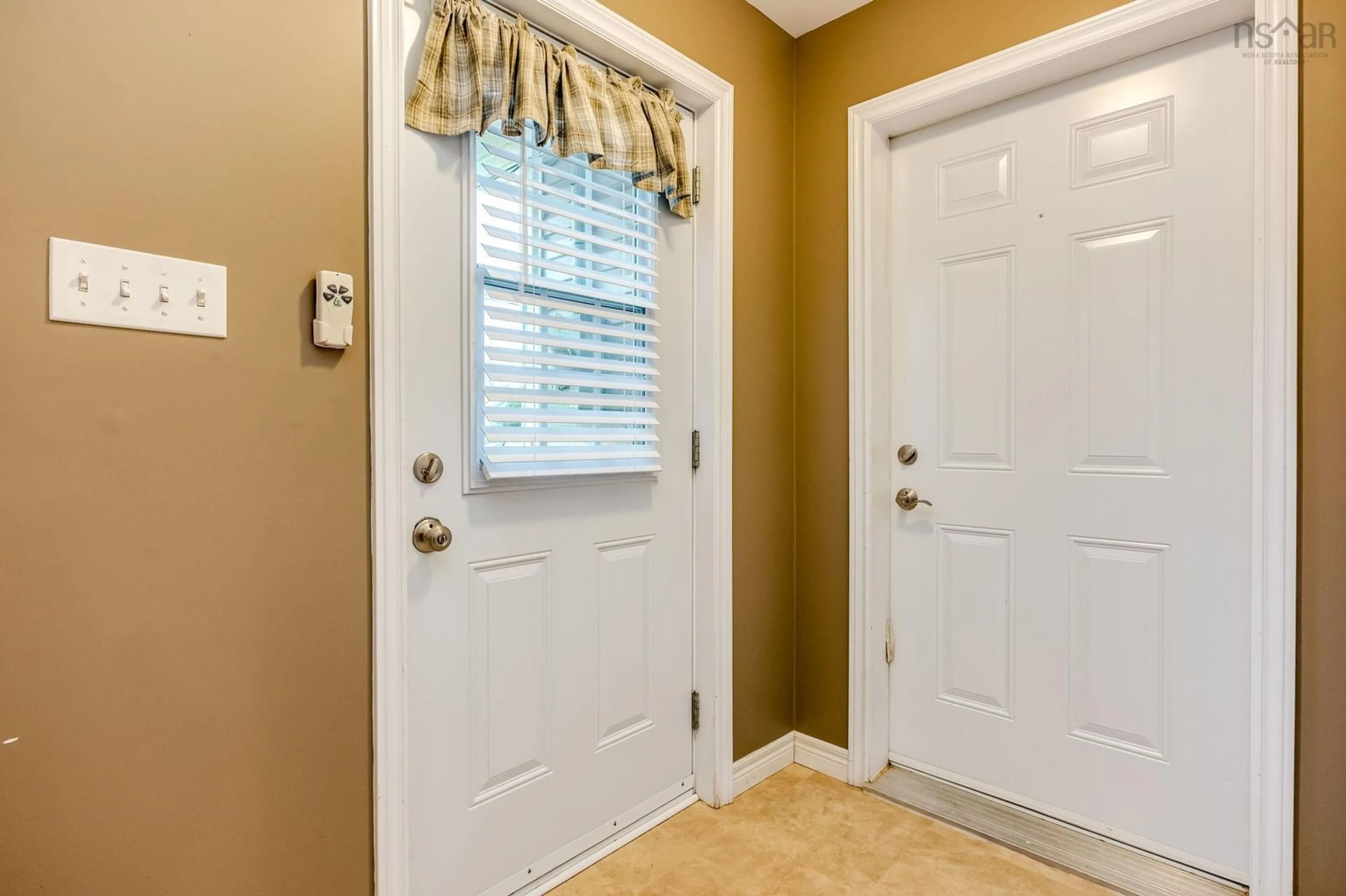 Indoor entryway for 269 Oakdene Ave, Kentville Nova Scotia B4N 2C5