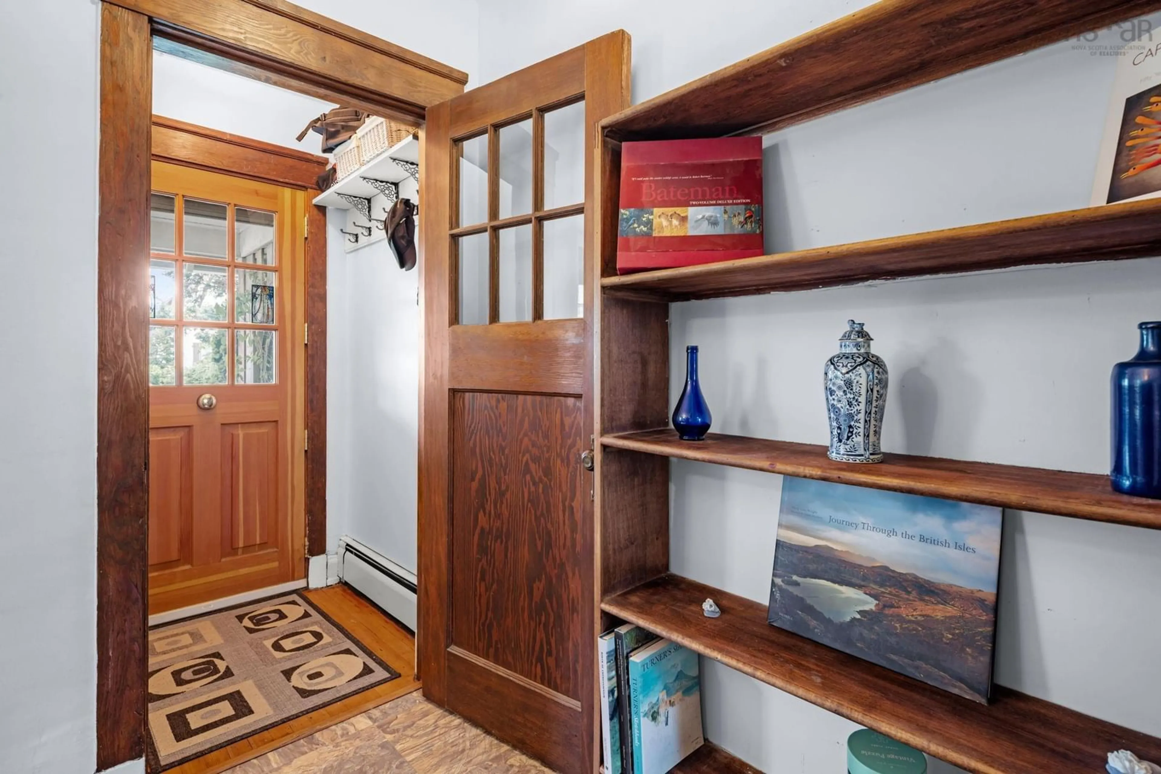 Indoor entryway for 5523 Sebastian Pl, Halifax Nova Scotia B3K 2K5