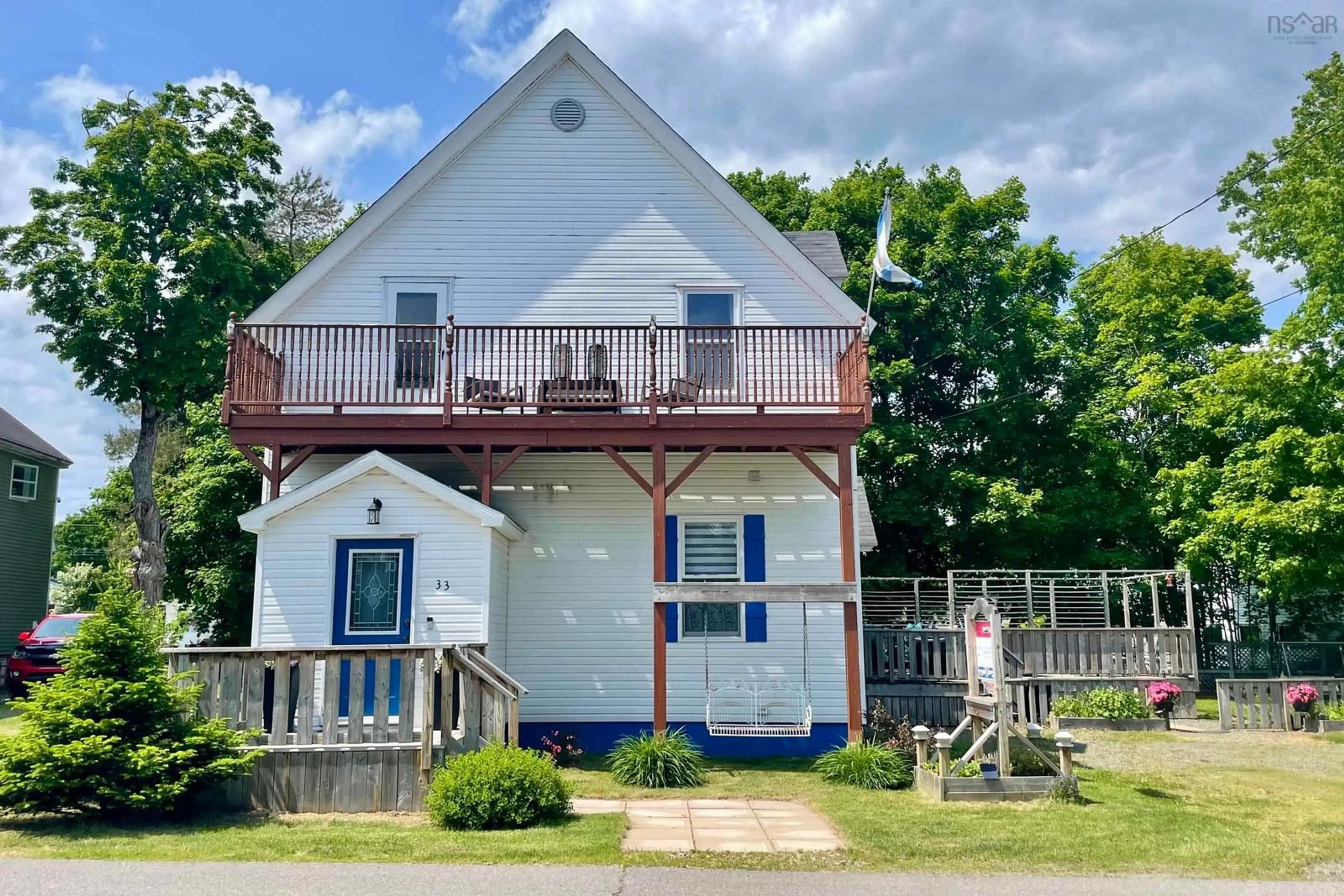 A pic from outside/outdoor area/front of a property/back of a property/a pic from drone, building for 33 Pleasant St, Parrsboro Nova Scotia B0M 1S0