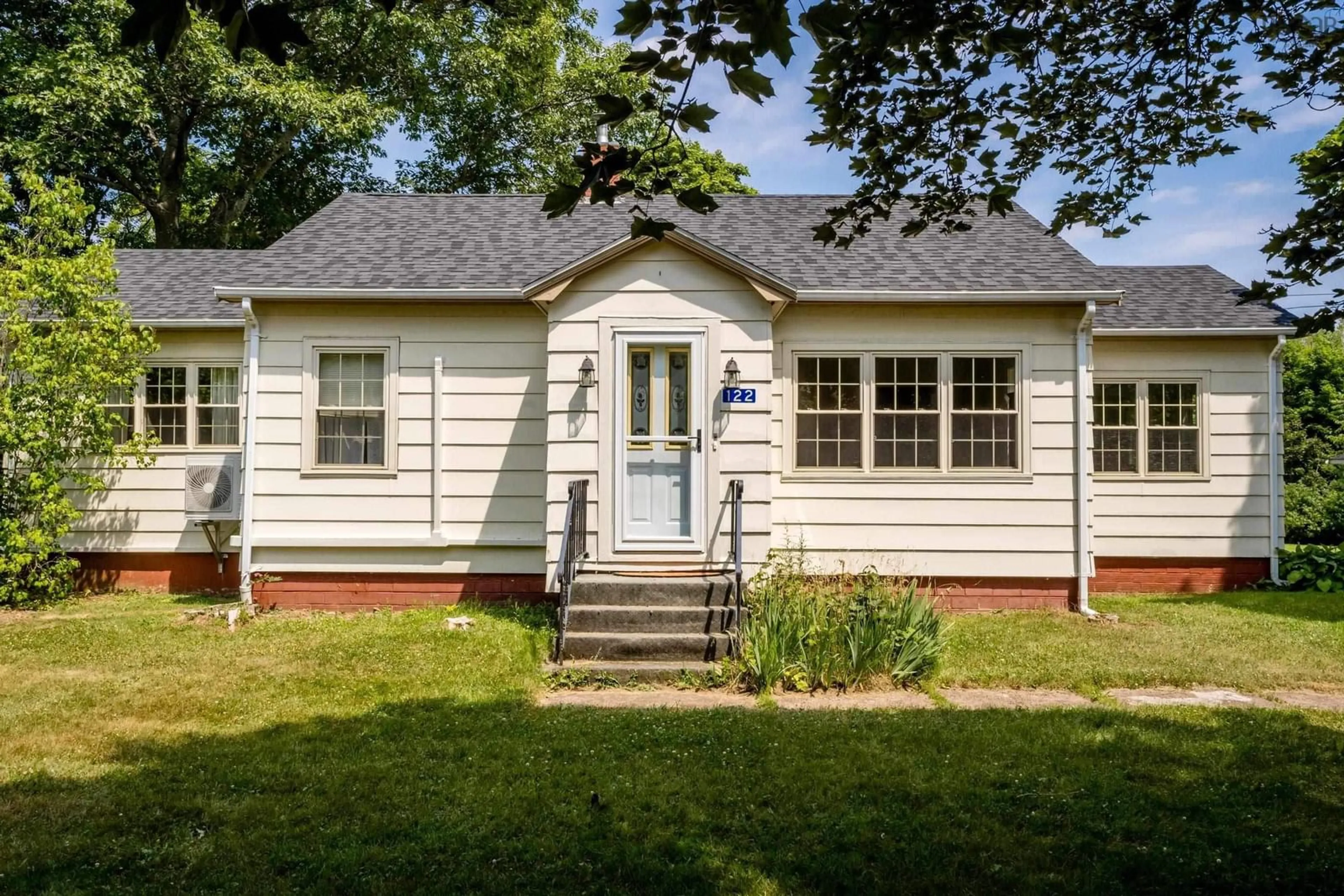 Home with vinyl exterior material, street for 122 Maple Ave, Berwick Nova Scotia B0P 1E0