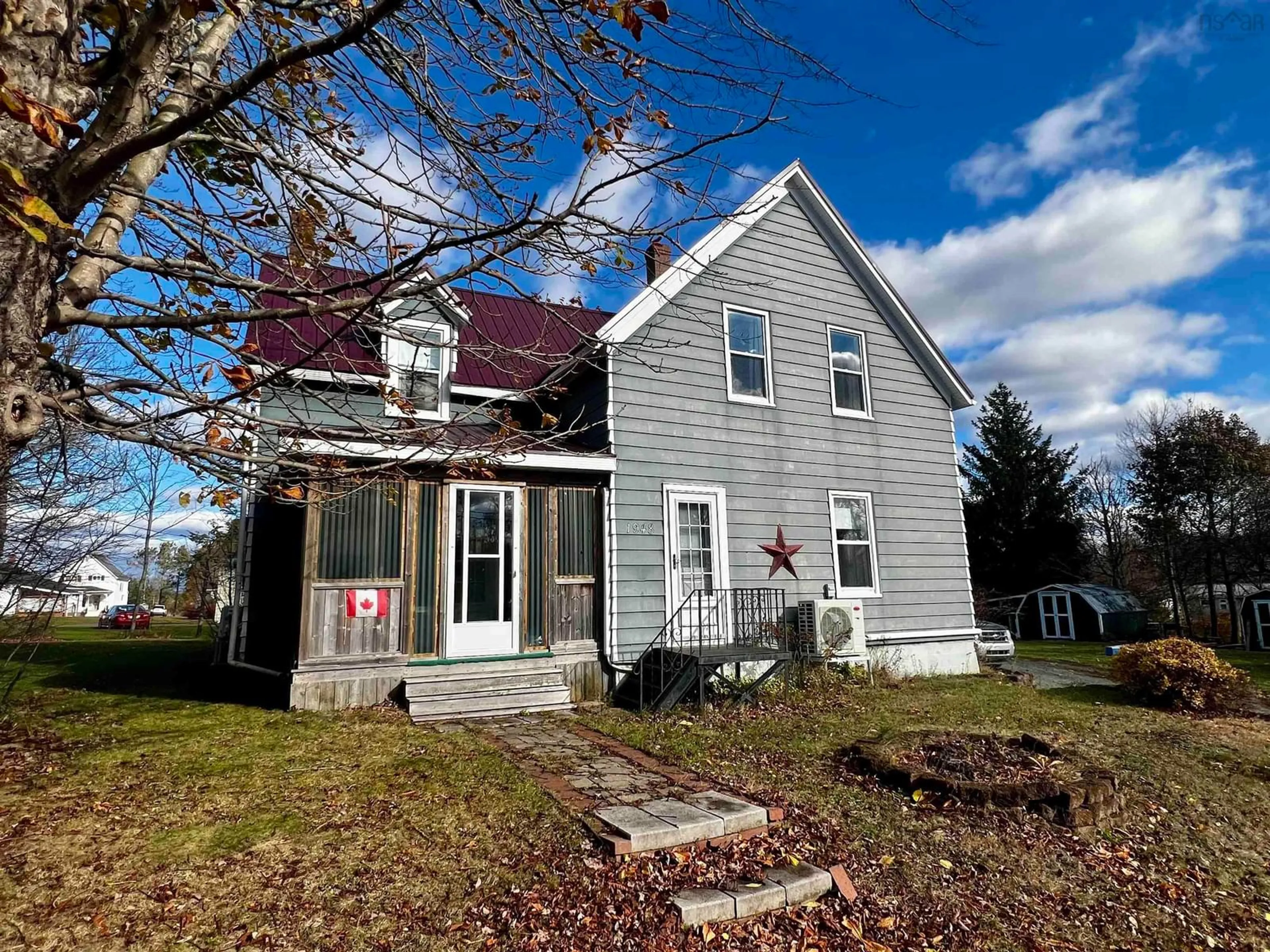 A pic from outside/outdoor area/front of a property/back of a property/a pic from drone, building for 1948 Dufferin St, Westville Nova Scotia B0K 2A0