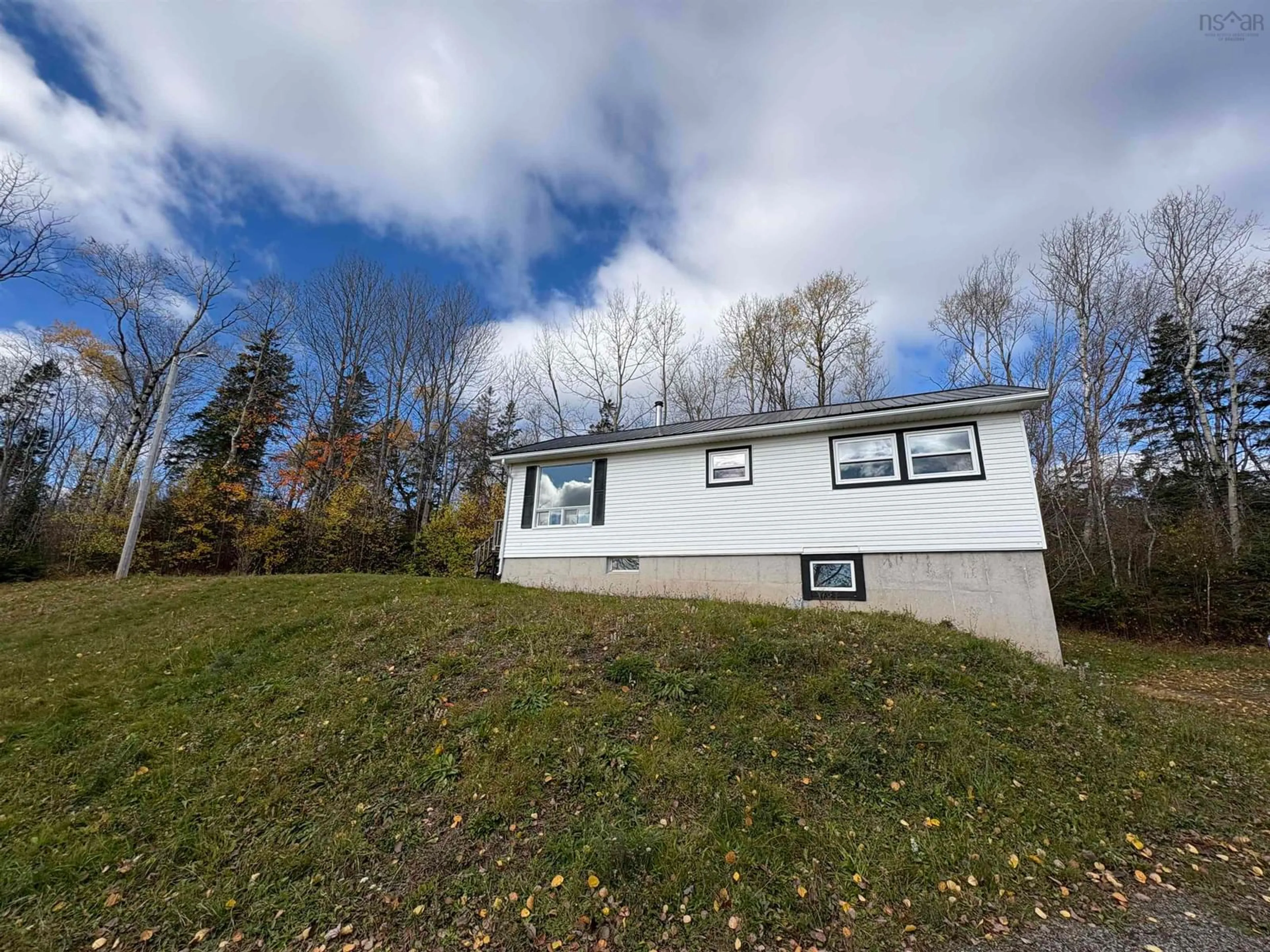 Unknown for 6401 Highway 4, Linacy Nova Scotia B2H 5C4