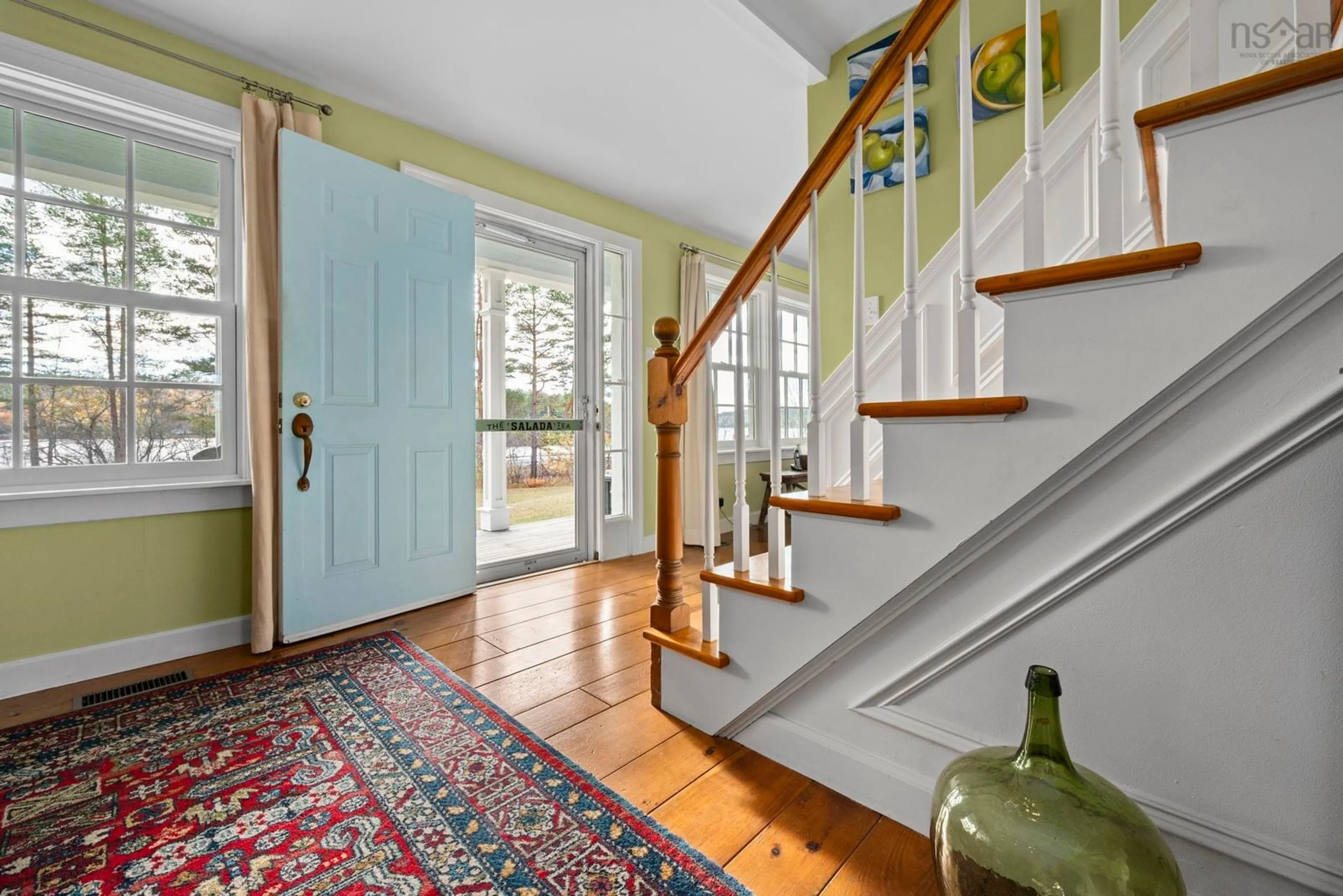 Indoor entryway for 1563 New Ross Rd, Vaughan Nova Scotia B0N 2T0