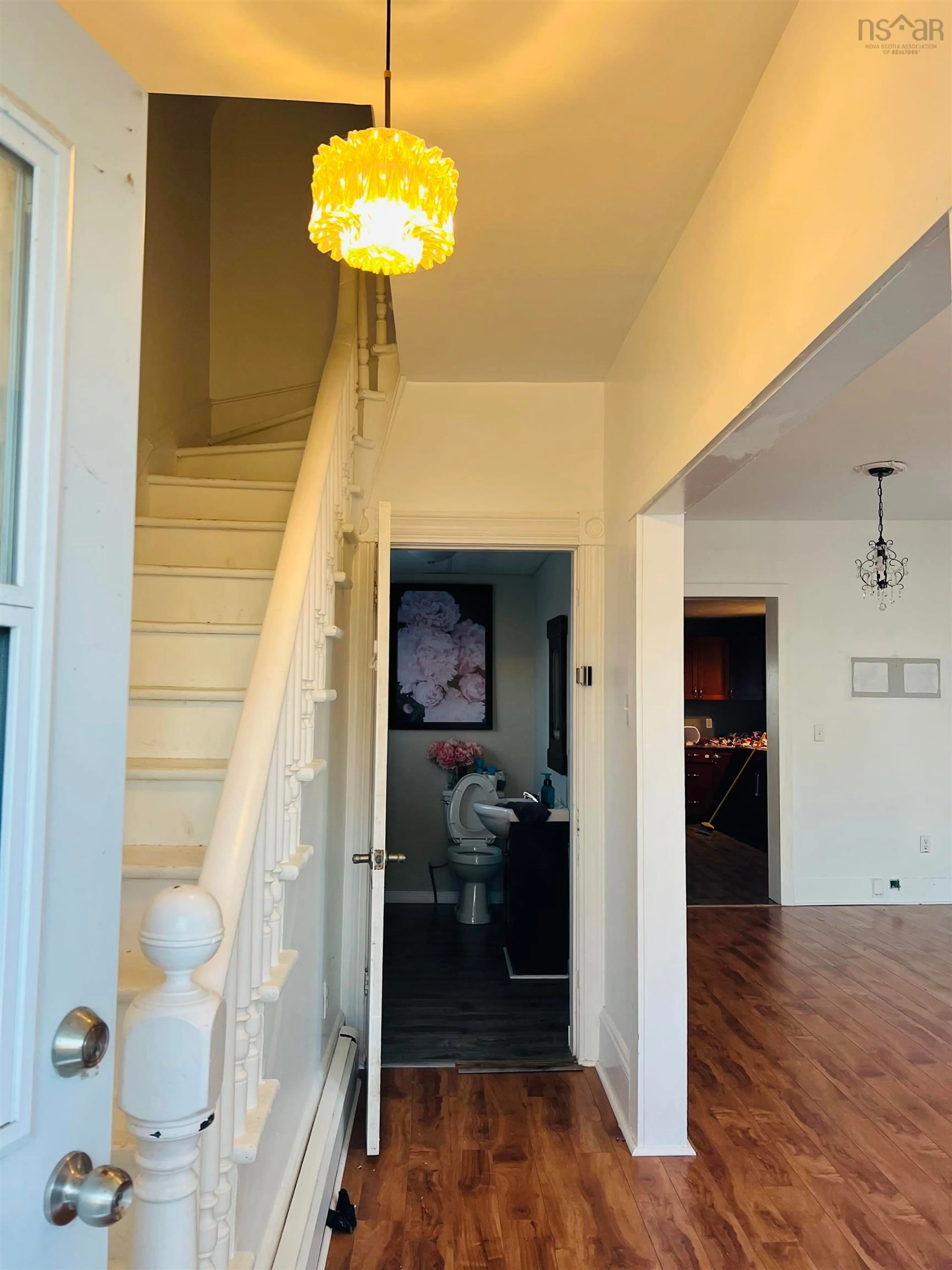 Indoor foyer for 21 Prospect St, New Glasgow Nova Scotia B2H 4B7