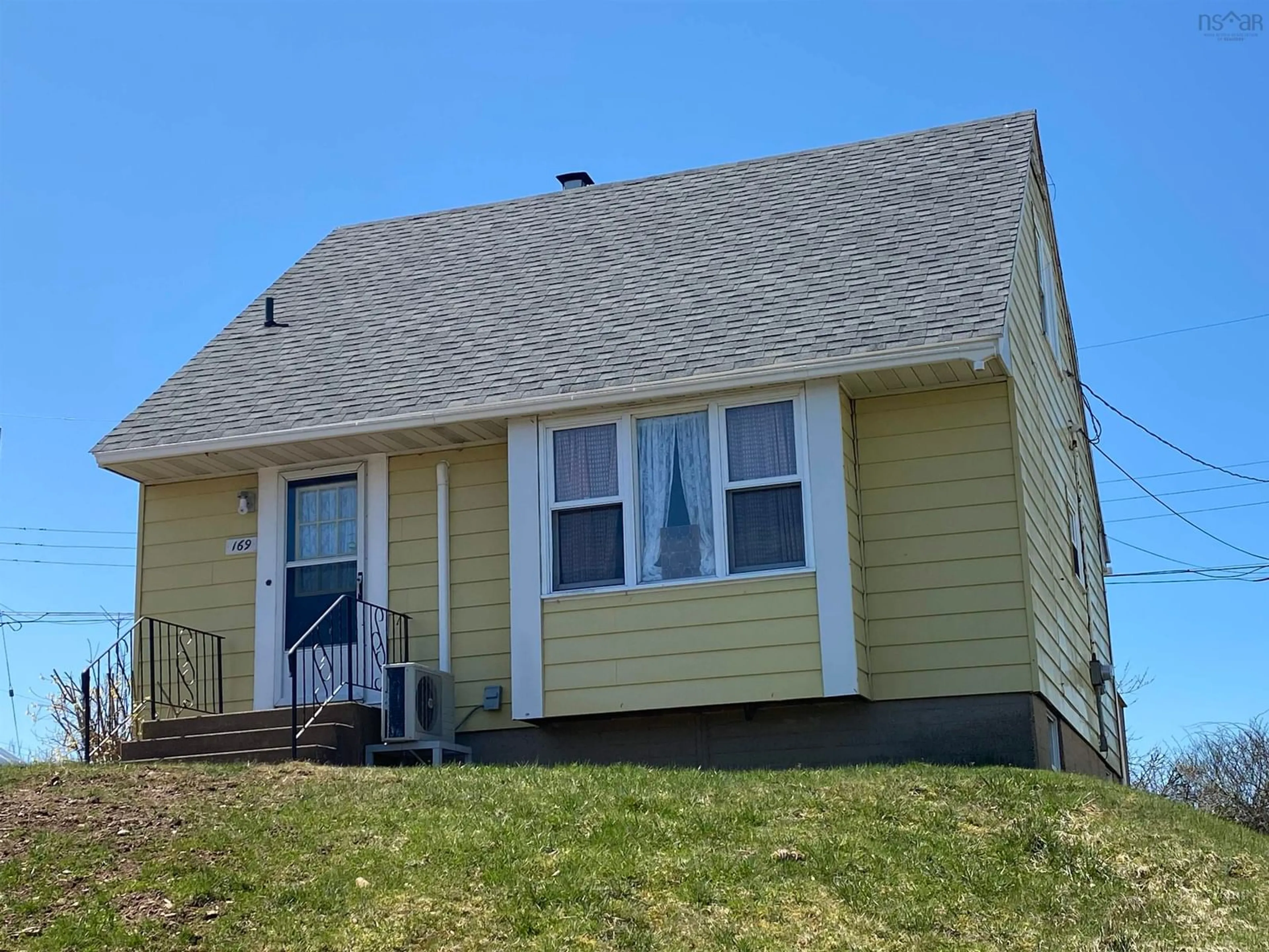 Home with vinyl exterior material, street for 169 Spritsail Rd, Cornwallis Park Nova Scotia B0S 1H0