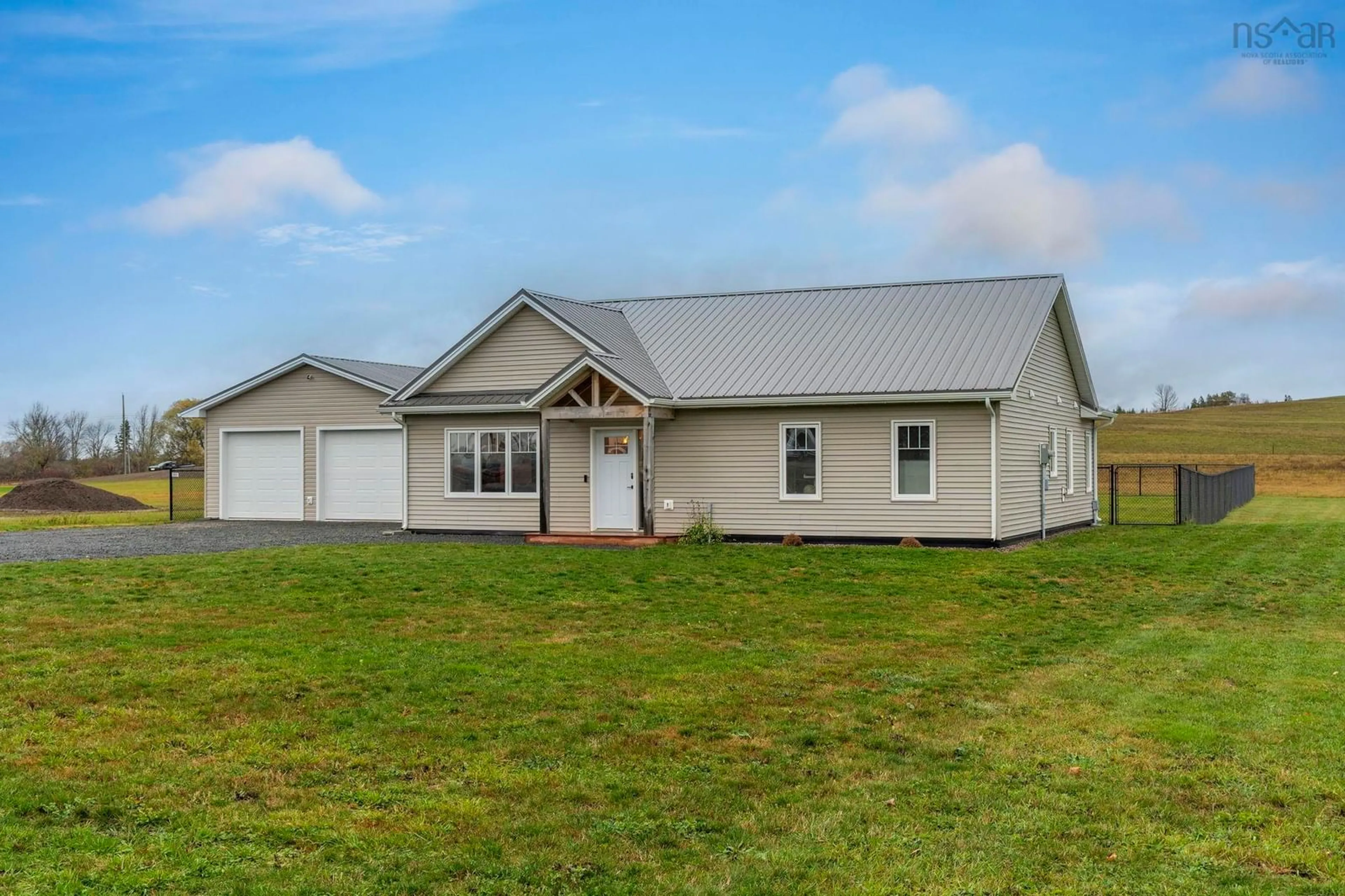 Home with vinyl exterior material, building for 350 Highway 215, Newport Corner Nova Scotia B0N 1L0