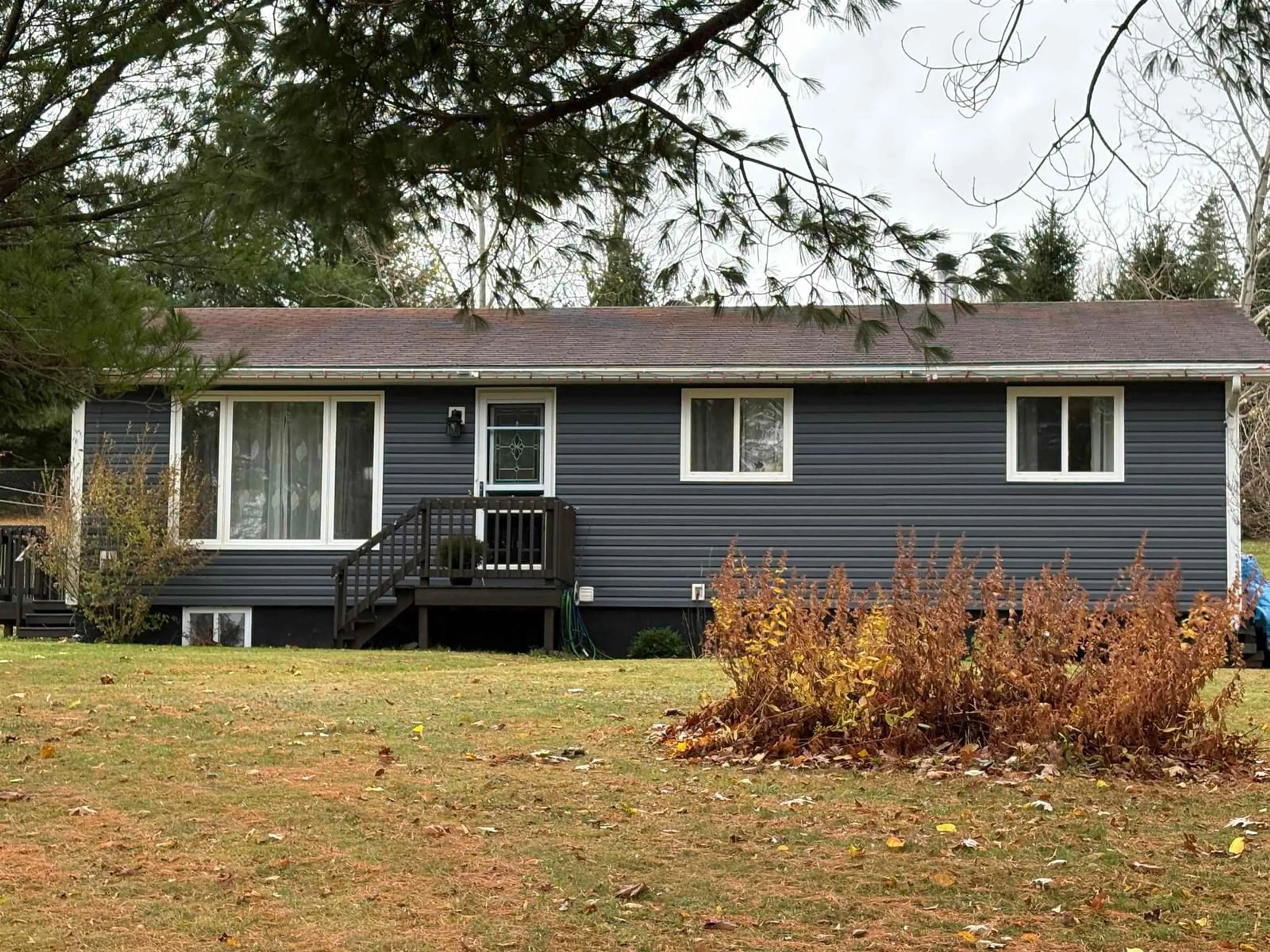 Home with vinyl exterior material, unknown for 2 Second St, Maclellan's Brook Nova Scotia B2H 5C7