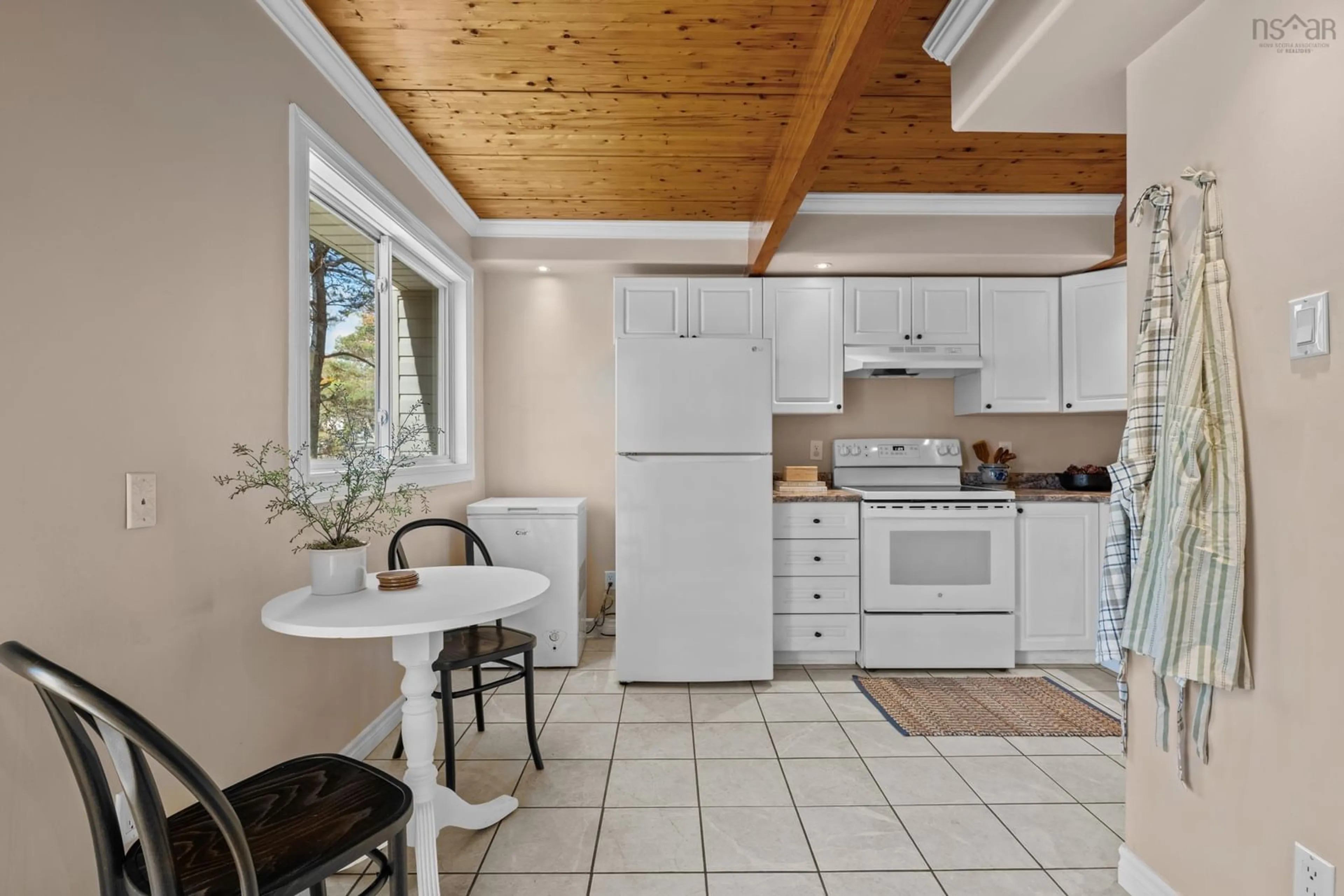 Standard kitchen, ceramic/tile floor for 135 Ridge Valley Rd, Halifax Nova Scotia B3P 2K1