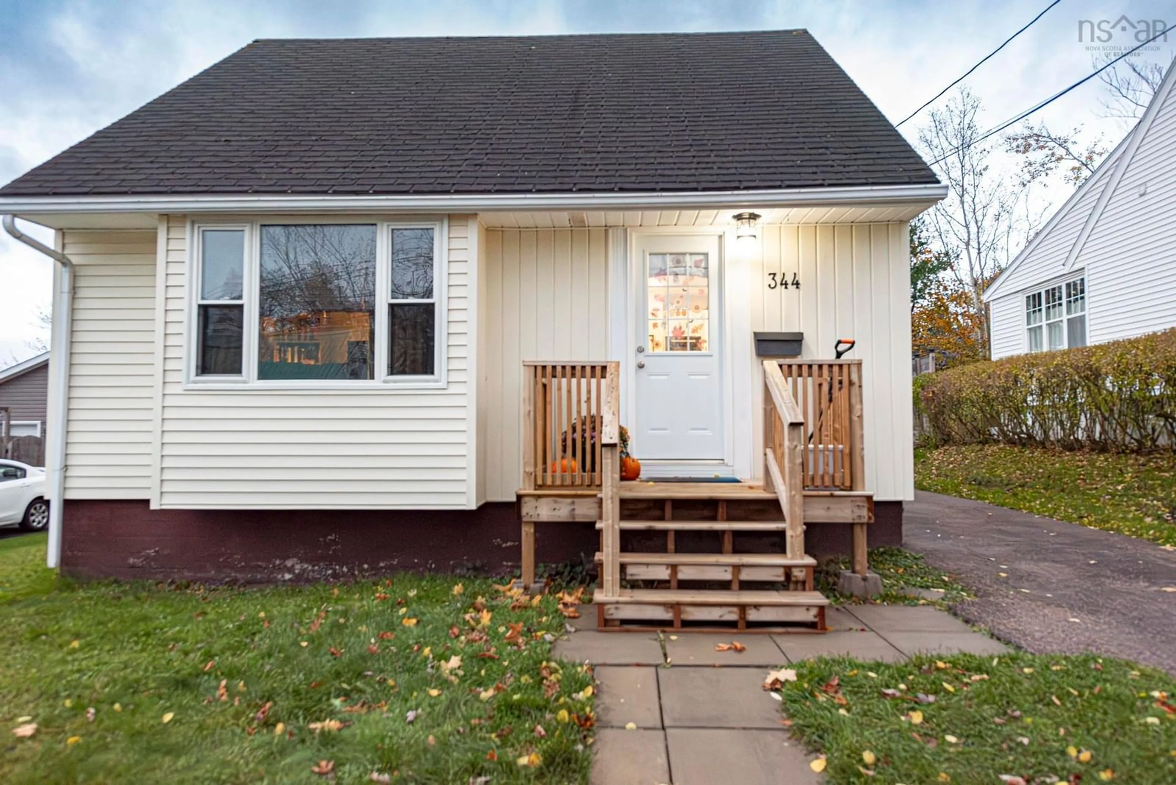 Home with vinyl exterior material, street for 344 Bennett St, New Glasgow Nova Scotia B2H 1X2