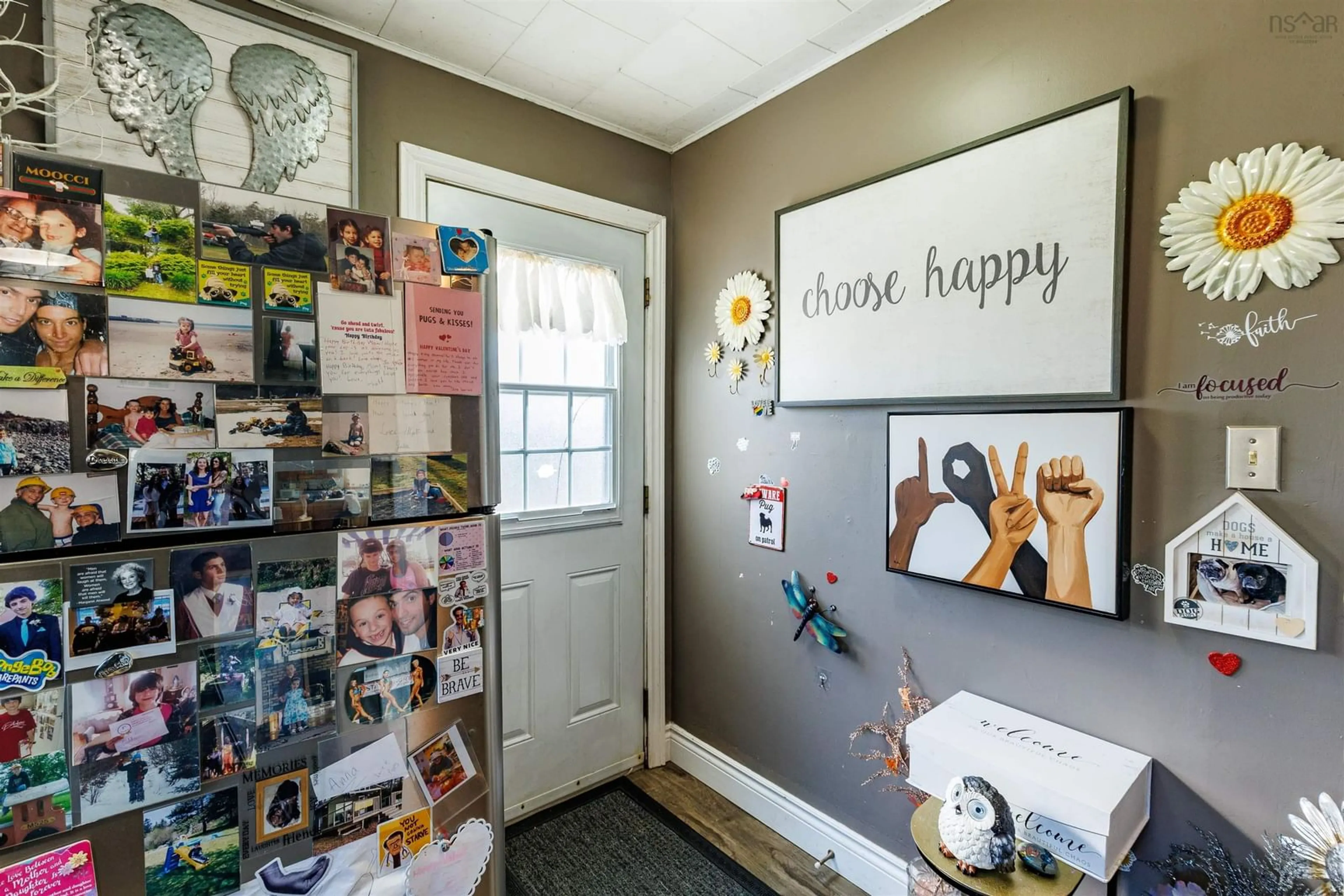 Indoor entryway for 32 Lewis Rd, Arcadia Nova Scotia B5A 5E9