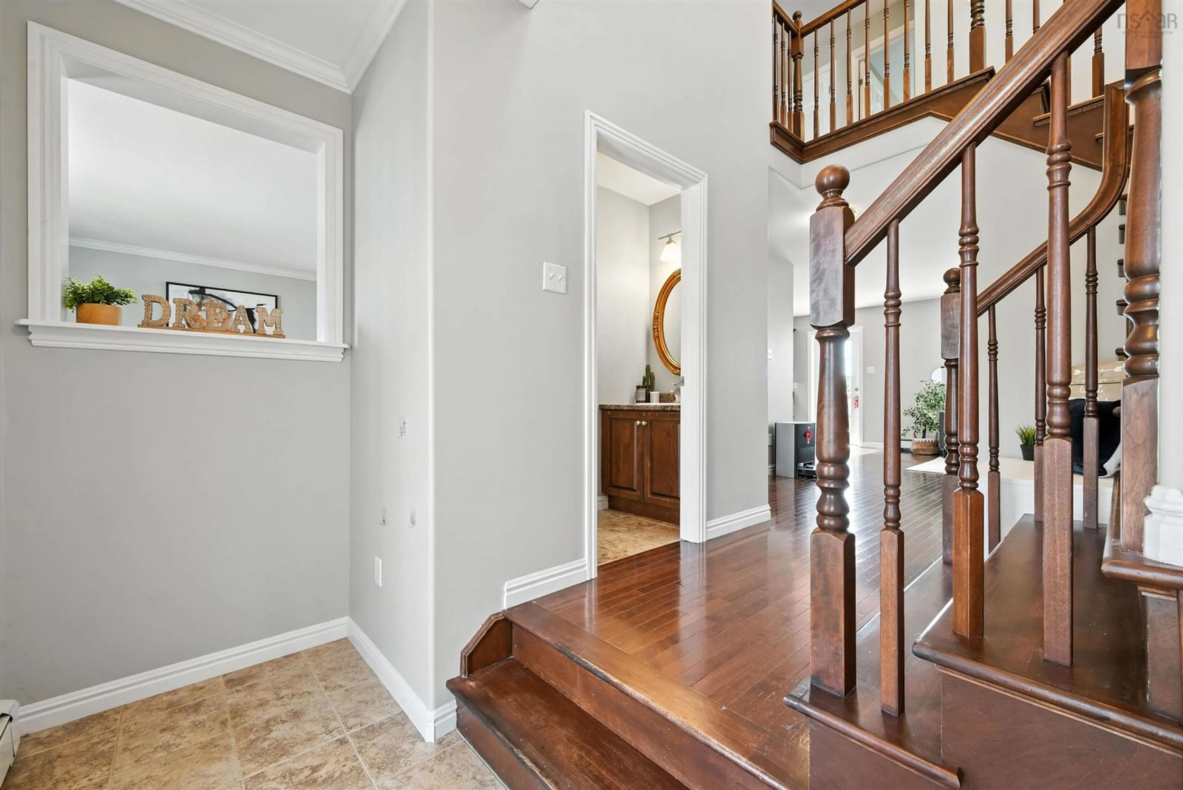 Indoor entryway for 46 Fathom Crt, Halifax Nova Scotia B3M 0A7