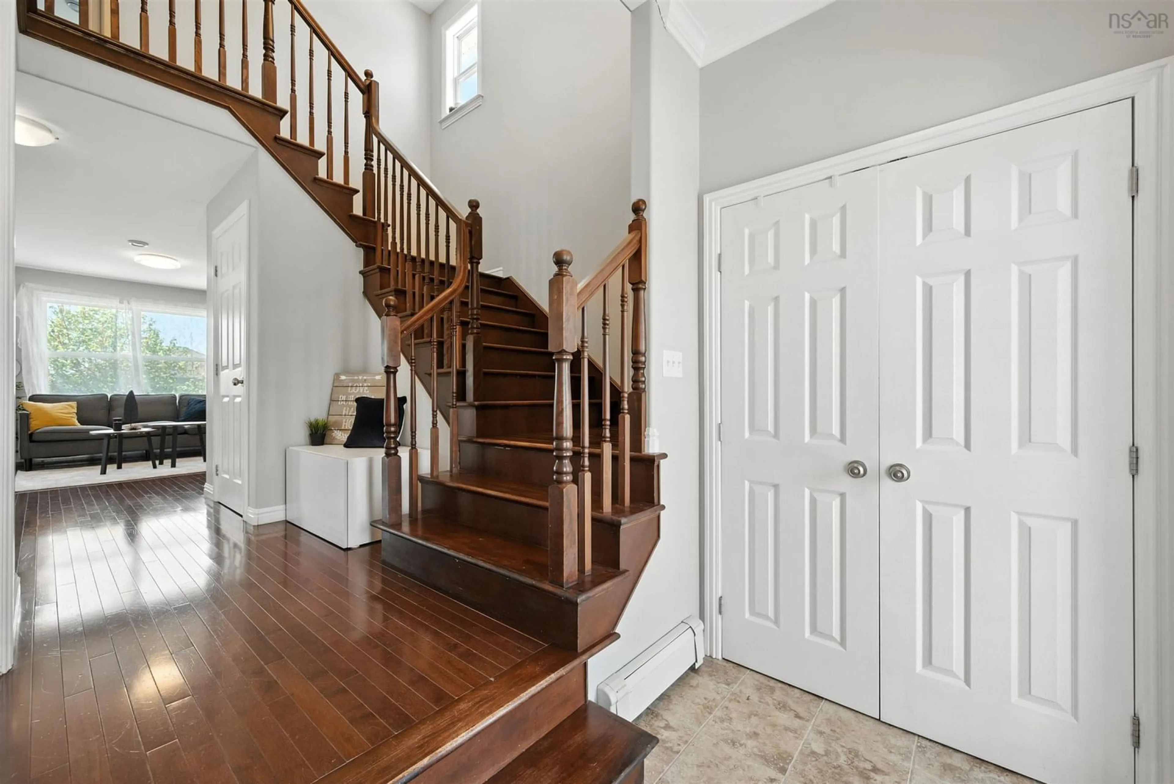 Indoor entryway for 46 Fathom Crt, Halifax Nova Scotia B3M 0A7
