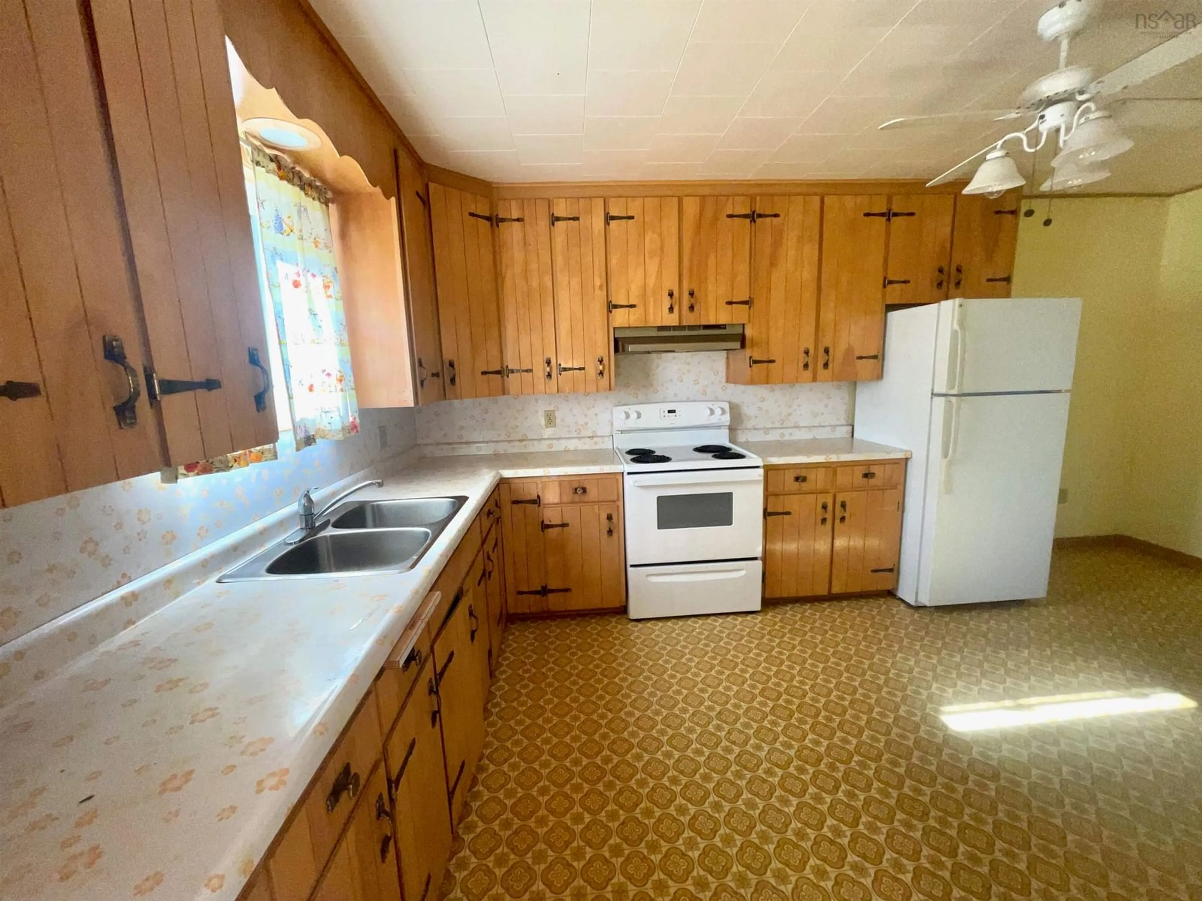 Standard kitchen, ceramic/tile floor for 3 Kinley Dr, Lunenburg Nova Scotia B0J 2C0