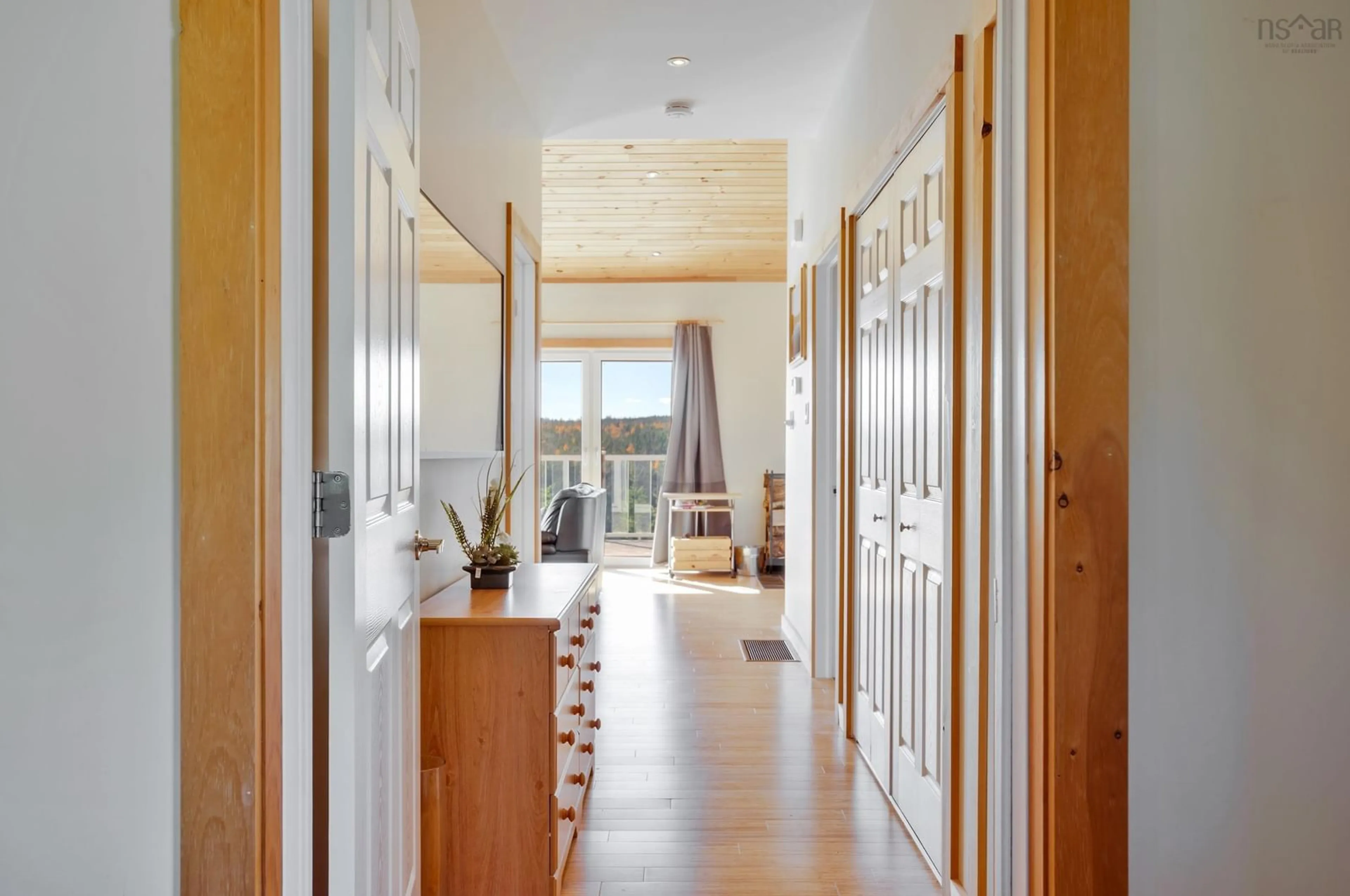 Indoor foyer for 3143 Sonora Dr, Sherbrooke Nova Scotia B0J 3C0