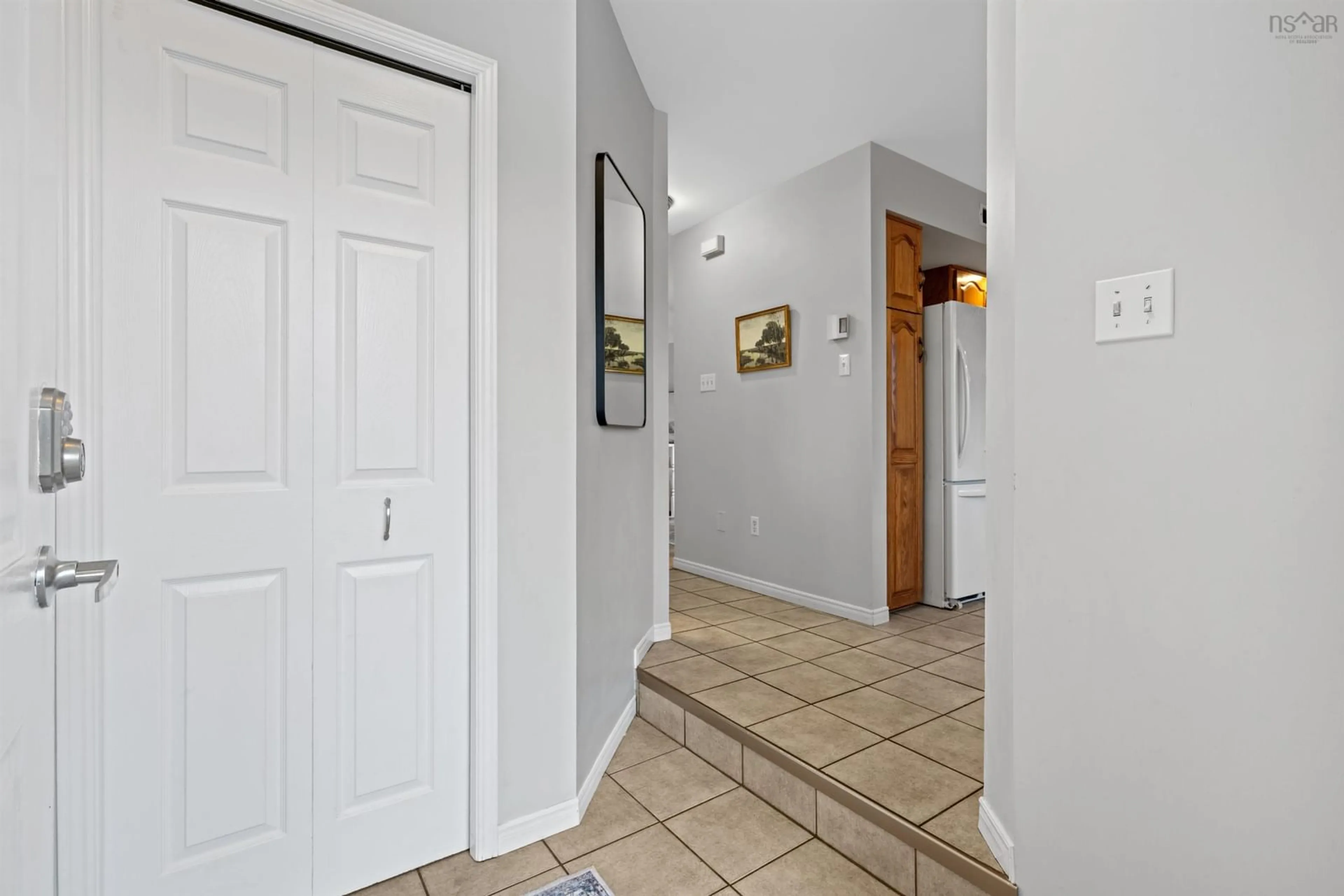 Indoor foyer for 204 Greenwood Ave, Timberlea Nova Scotia B3T 1H8