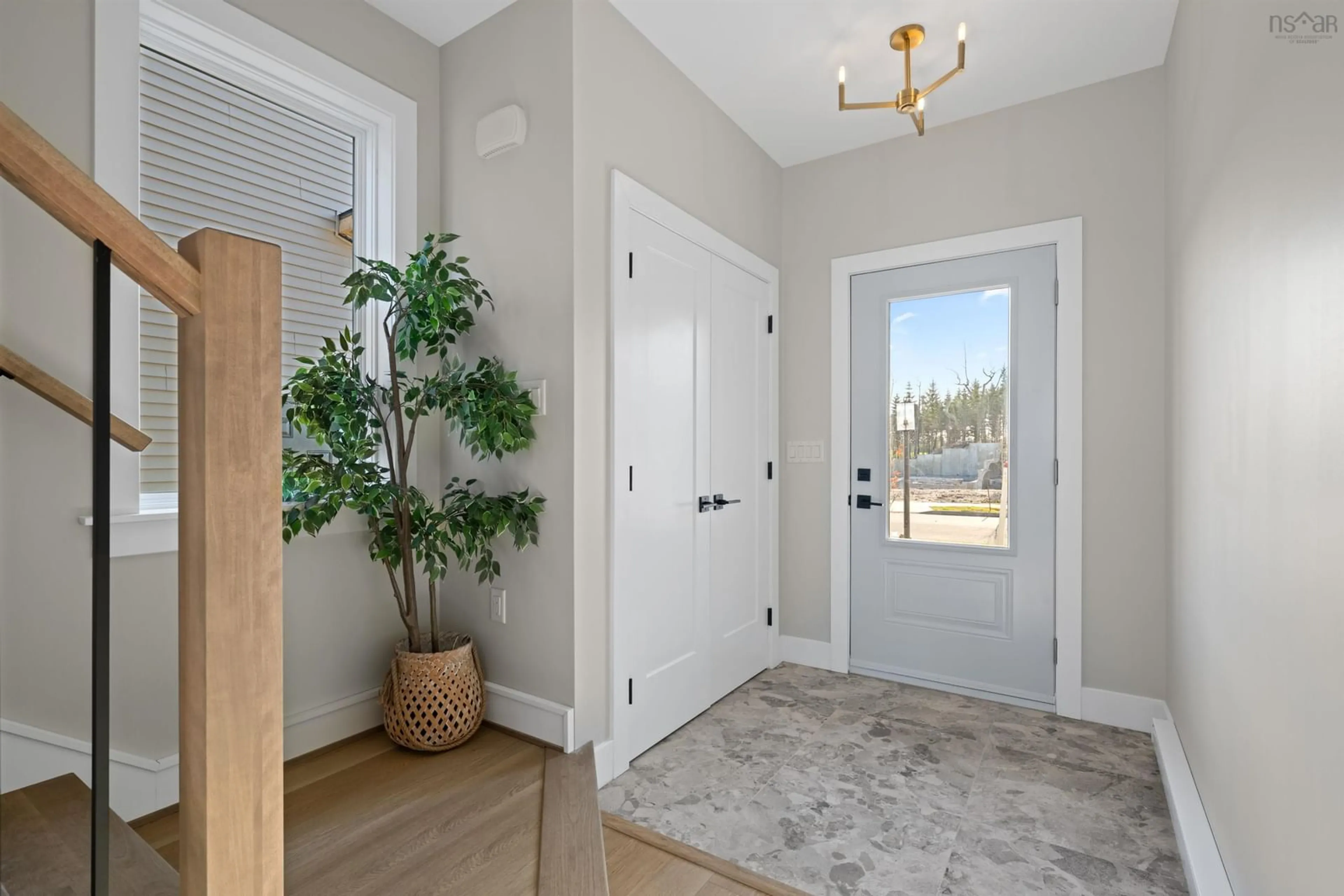 Indoor entryway for 171 Brunello Blvd, Timberlea Nova Scotia B3T 0J3
