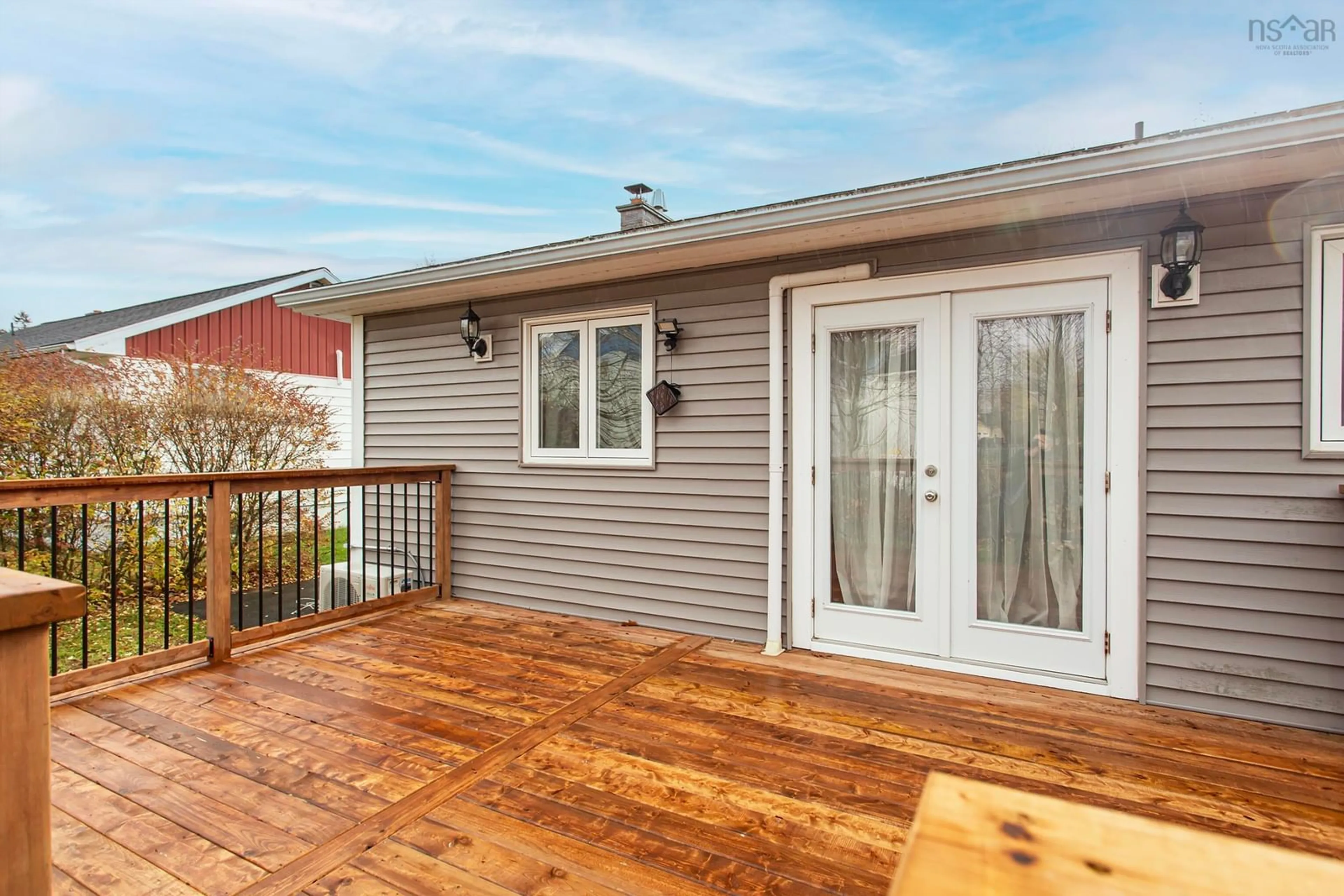 Home with vinyl exterior material, unknown for 1 Ross Lane, Middleton Nova Scotia B0S 1P0