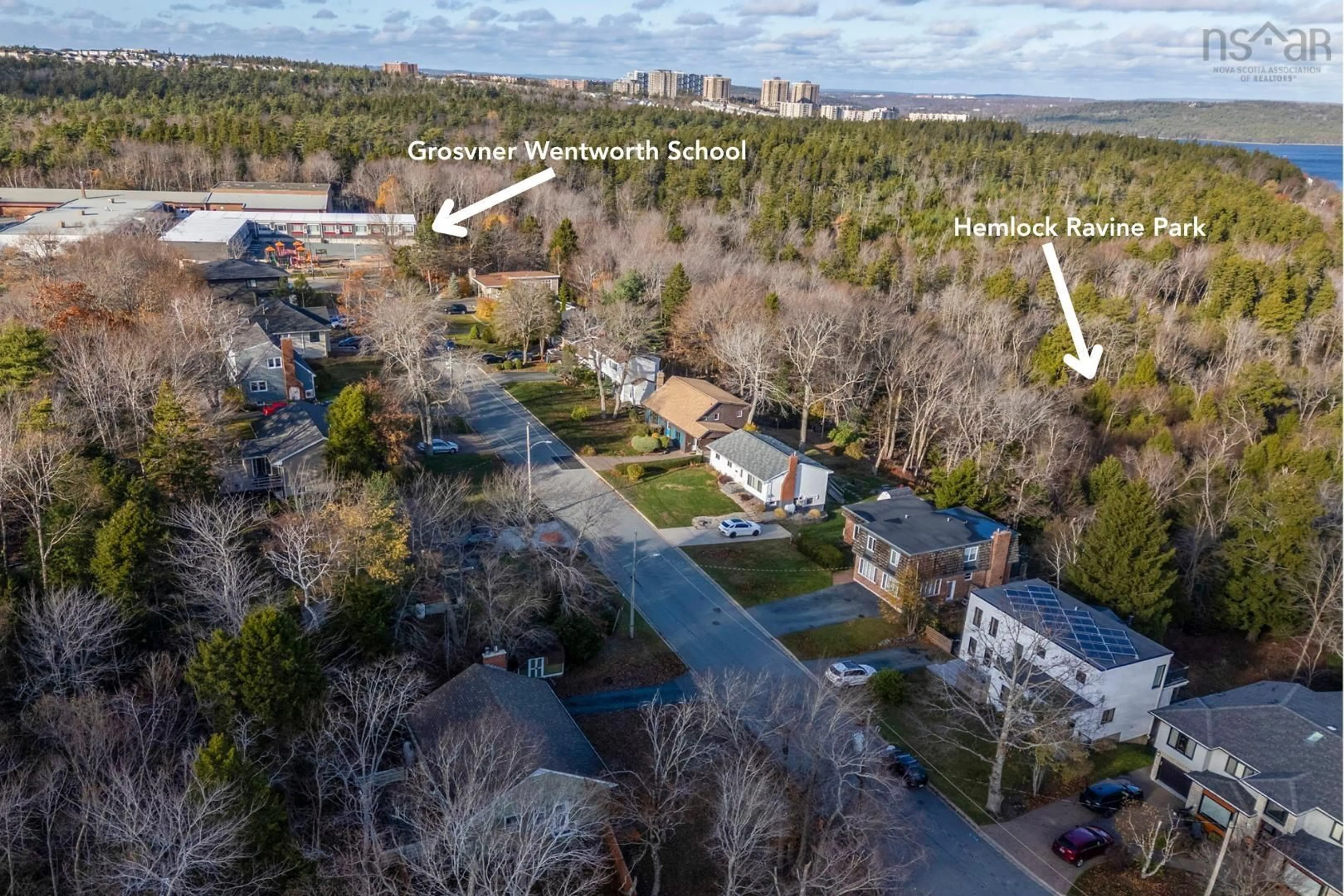 A pic from outside/outdoor area/front of a property/back of a property/a pic from drone, unknown for 13 Julies Walk, Halifax Nova Scotia B3M 2Z8