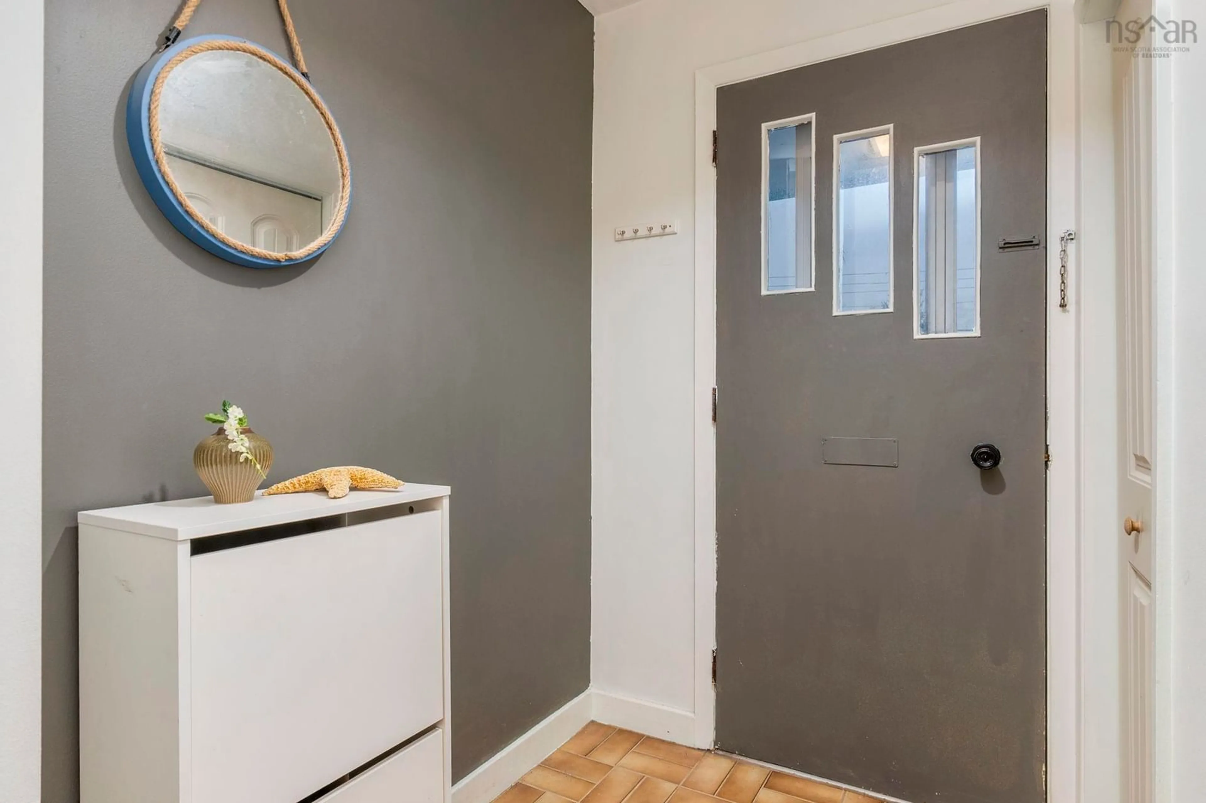 Indoor entryway for 13 Julies Walk, Halifax Nova Scotia B3M 2Z8