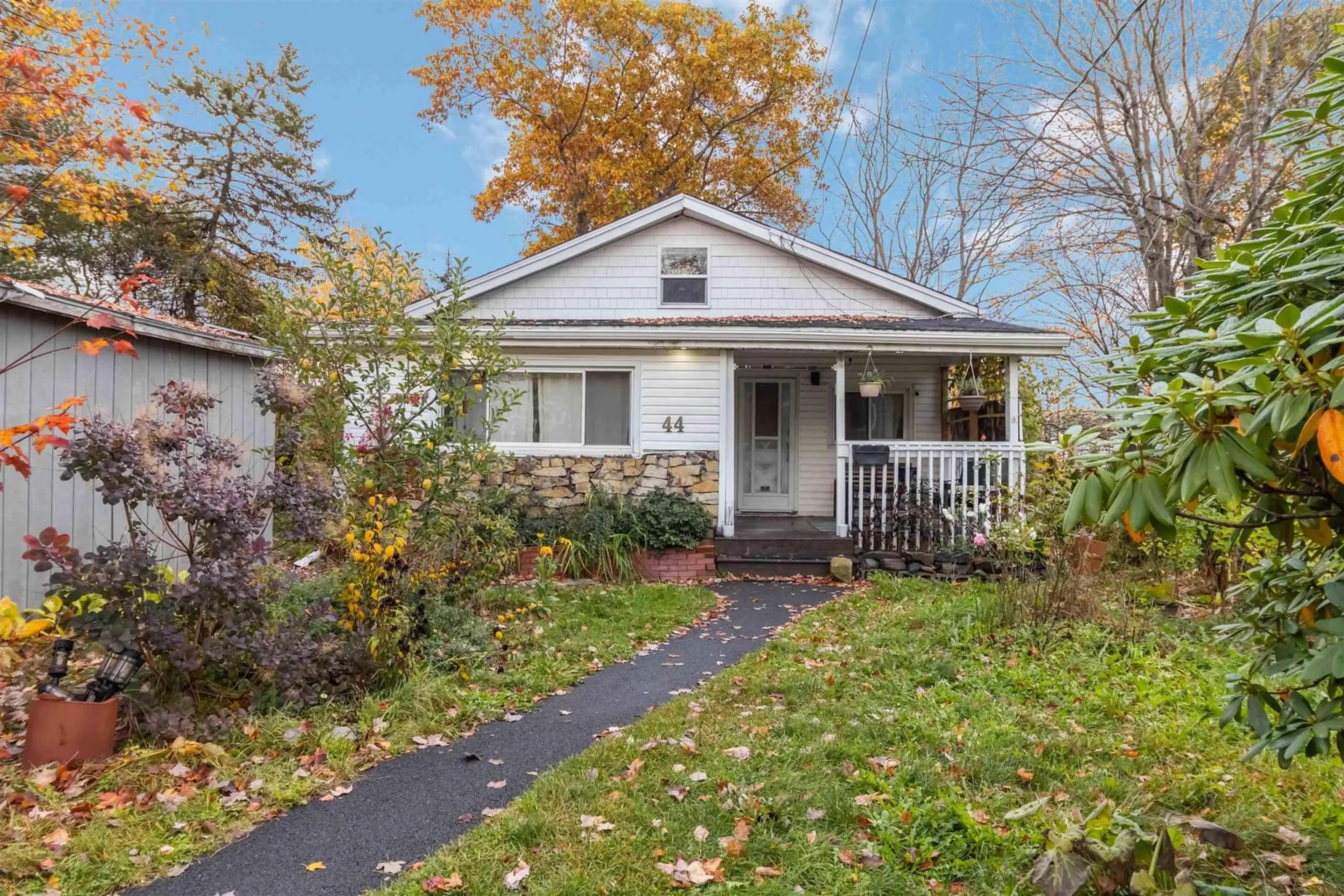 Home with vinyl exterior material, street for 44 Courtney Rd, Dartmouth Nova Scotia B3A 4B8