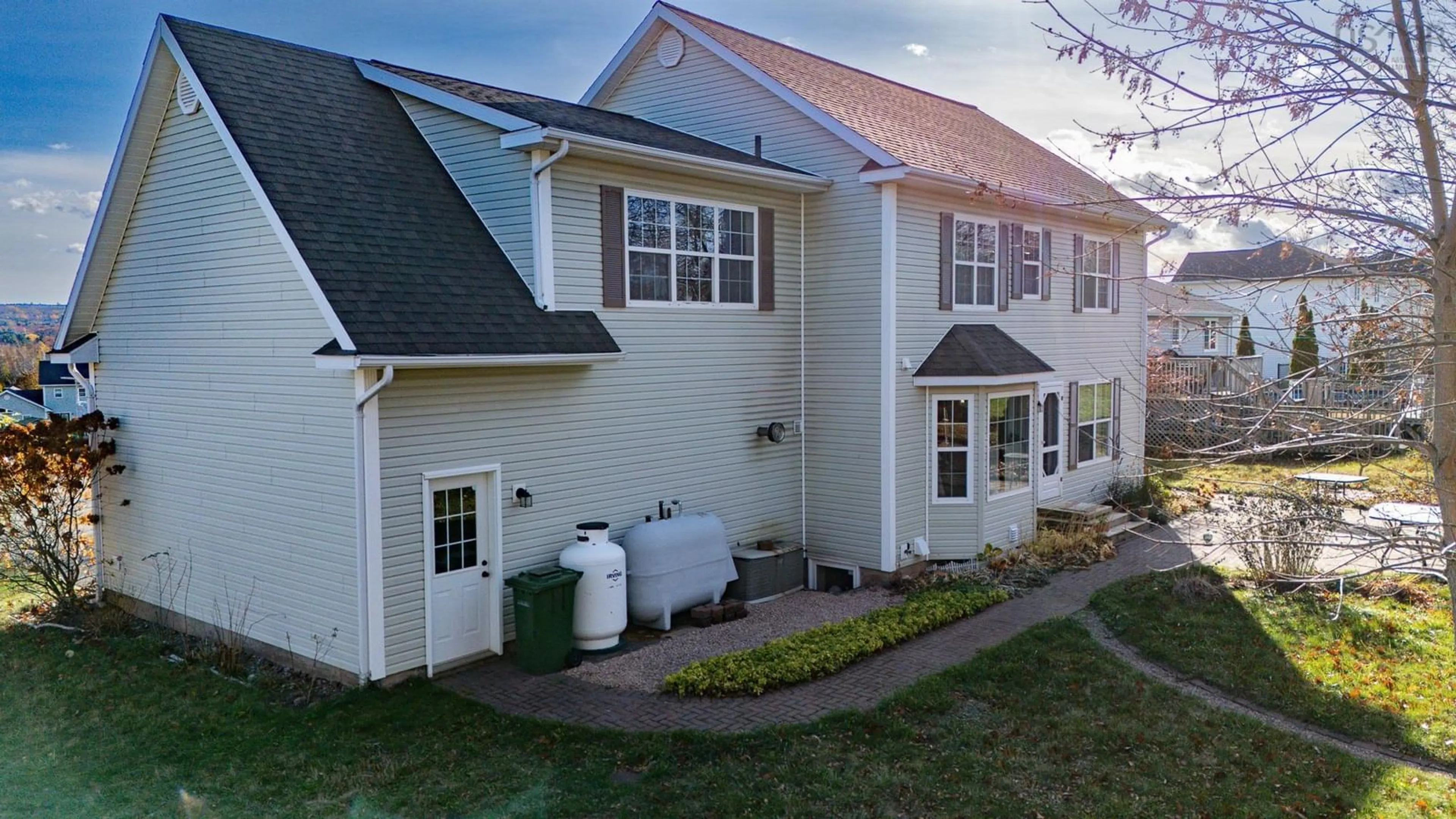 A pic from outside/outdoor area/front of a property/back of a property/a pic from drone, building for 830 Summerfield Crt, North Kentville Nova Scotia B4N 5J4