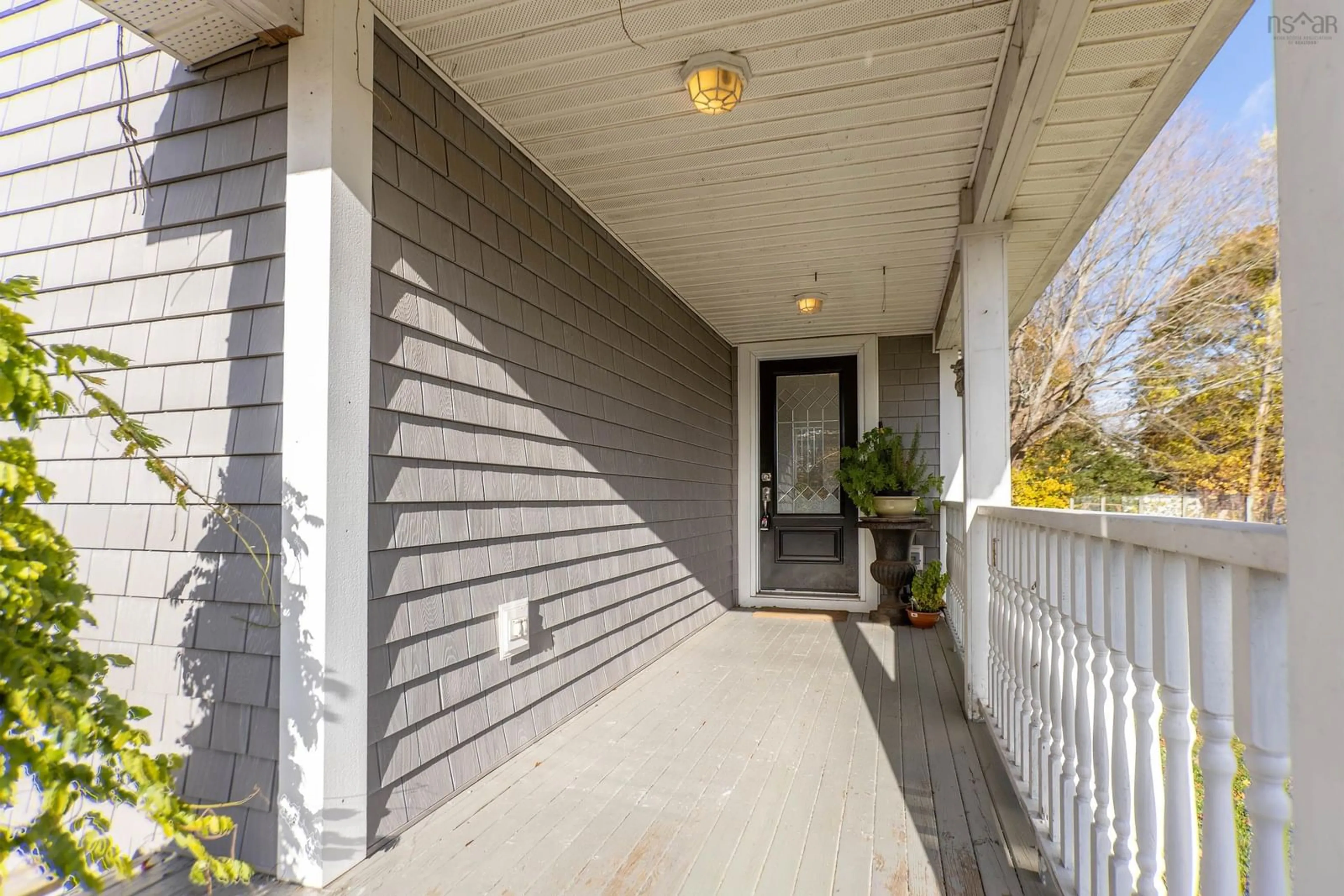 Indoor entryway for 124 Church St, Amherst Nova Scotia B4H 3B8