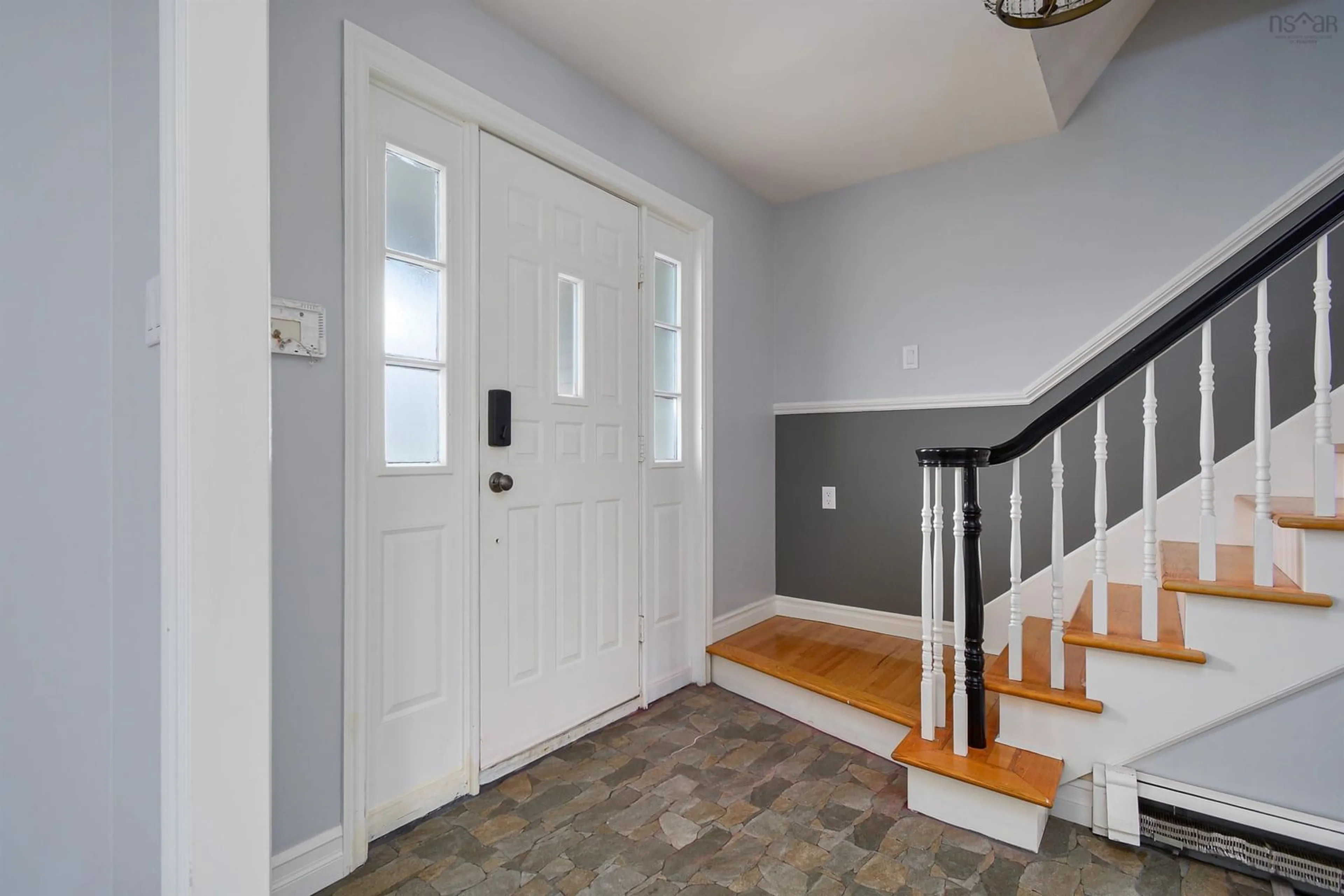 Indoor entryway for 204 Fatima Dr, Sydney River Nova Scotia B1S 1L1