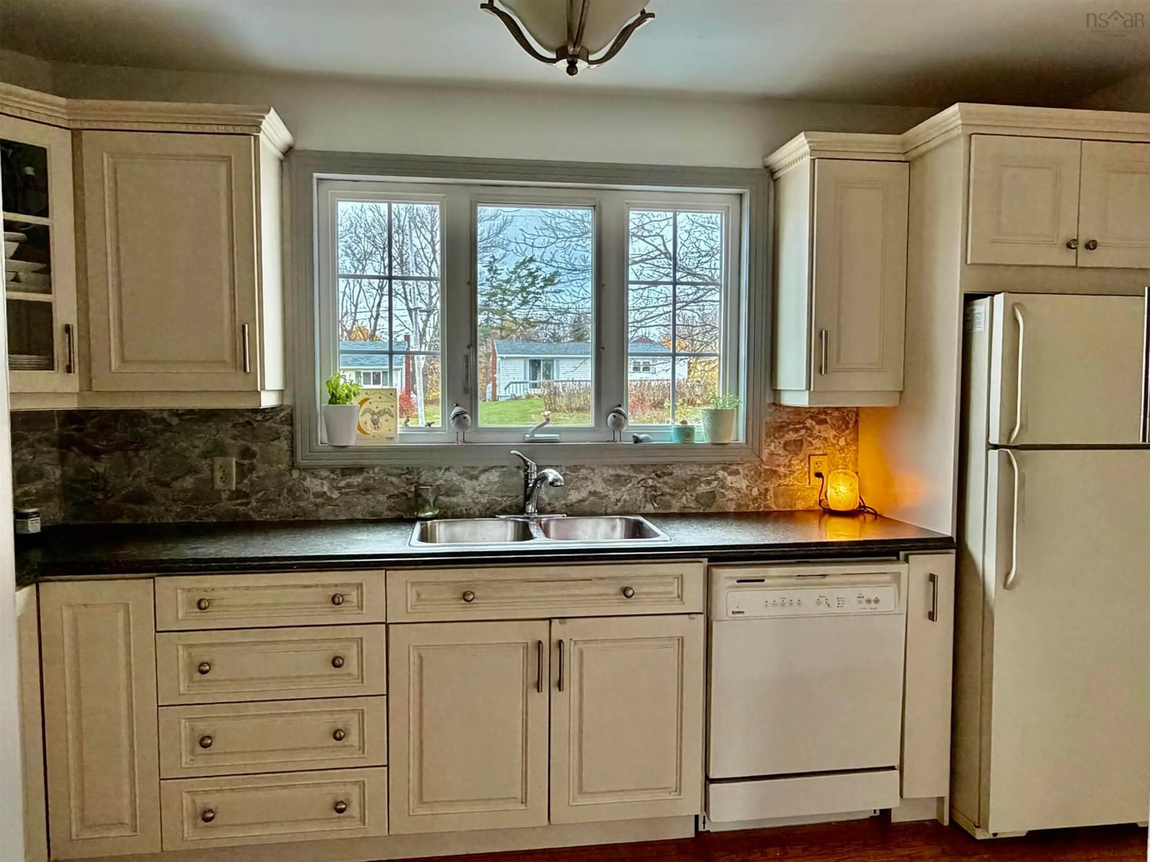 Unknown for 800 Shore Rd, Sydney Mines Nova Scotia B1V 1A5