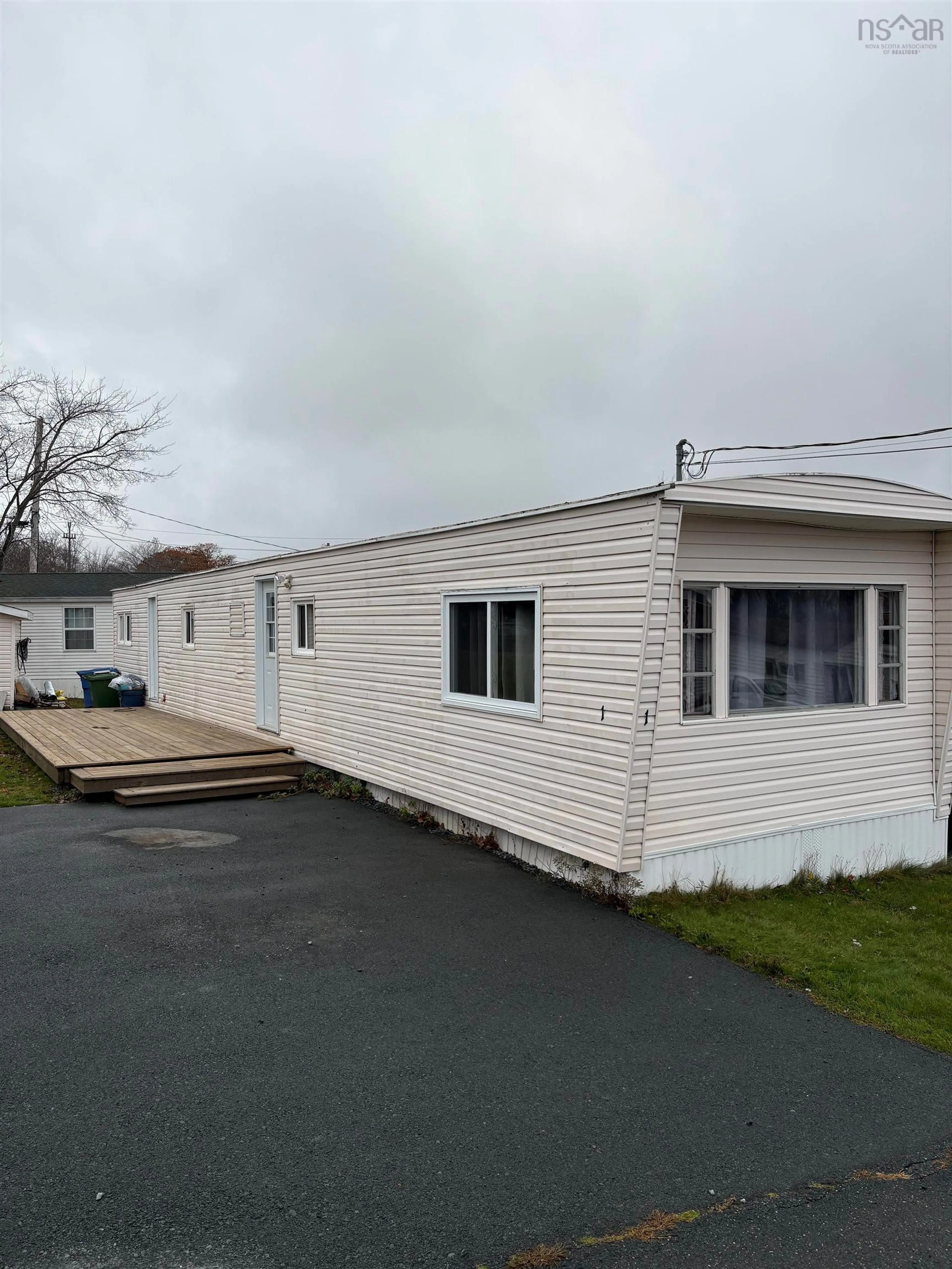 Unknown for 1 Bishop Ave, Dartmouth Nova Scotia B2Y 2B4