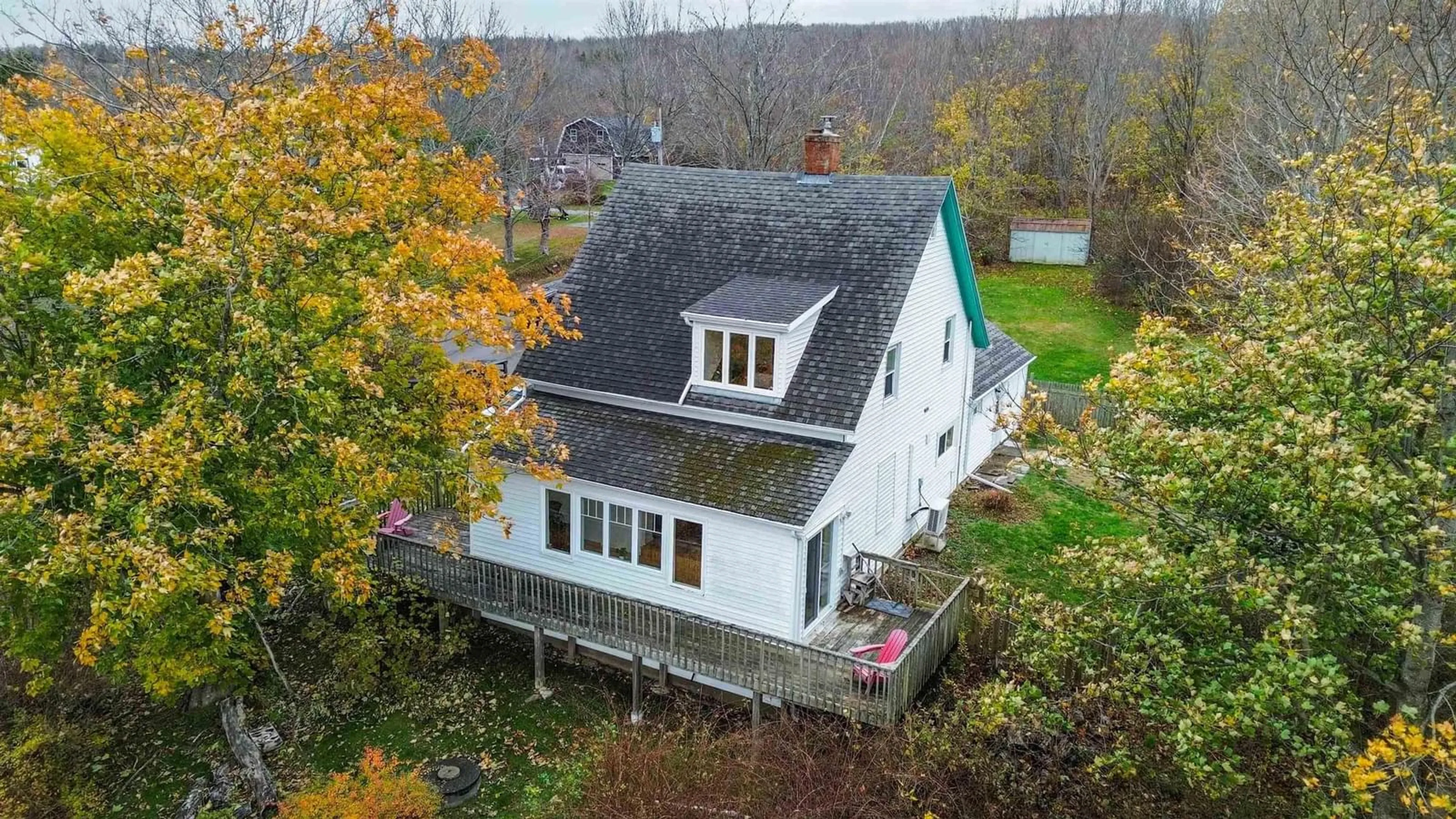 A pic from outside/outdoor area/front of a property/back of a property/a pic from drone, building for 10 Sunset Dr, Smiths Cove Nova Scotia B0S 1S0