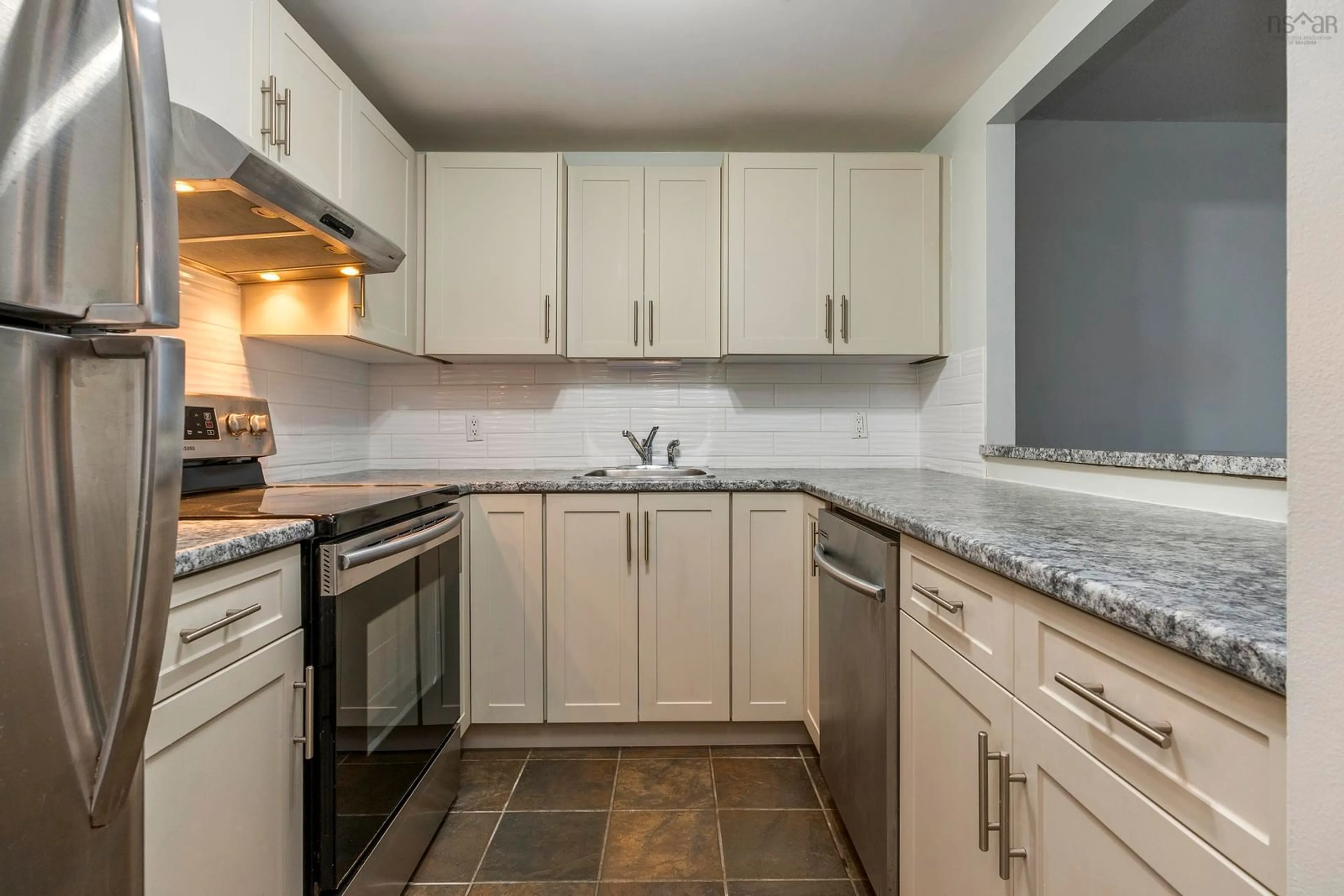 Standard kitchen, ceramic/tile floor for 1326 Lower Water St #513, Halifax Nova Scotia B3J 3R3