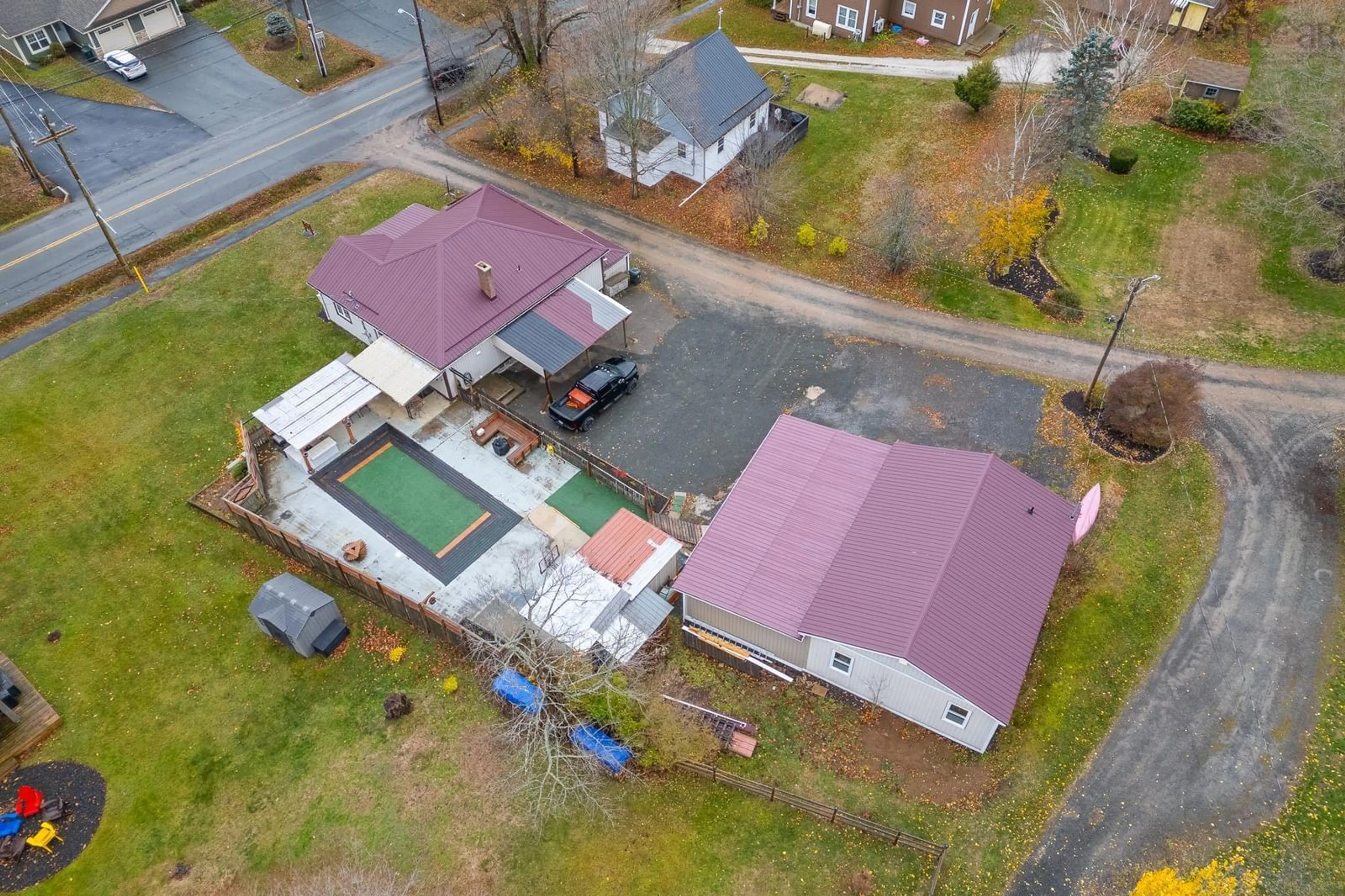 A pic from outside/outdoor area/front of a property/back of a property/a pic from drone, unknown for 1589 King St, Windsor Nova Scotia B0N 2T0