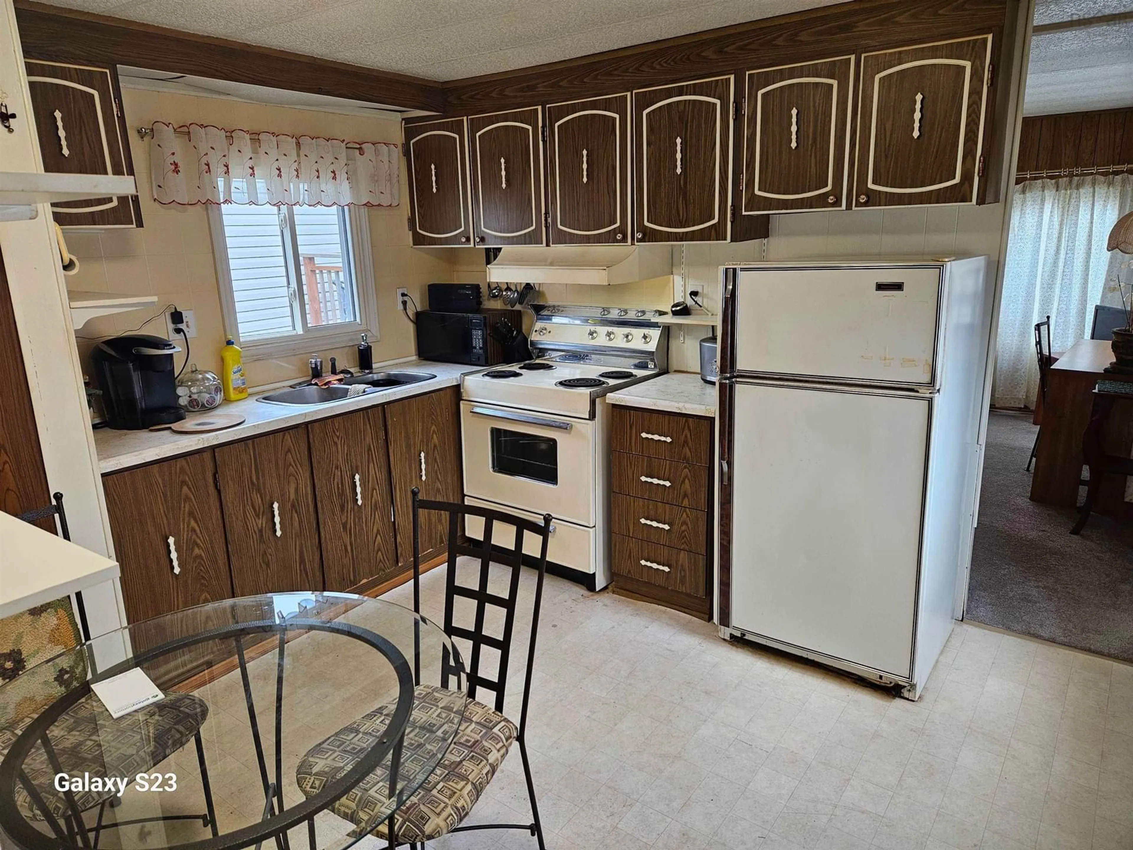 Standard kitchen, unknown for 31 Chebogue Lane, Dartmouth Nova Scotia B2W 1R3