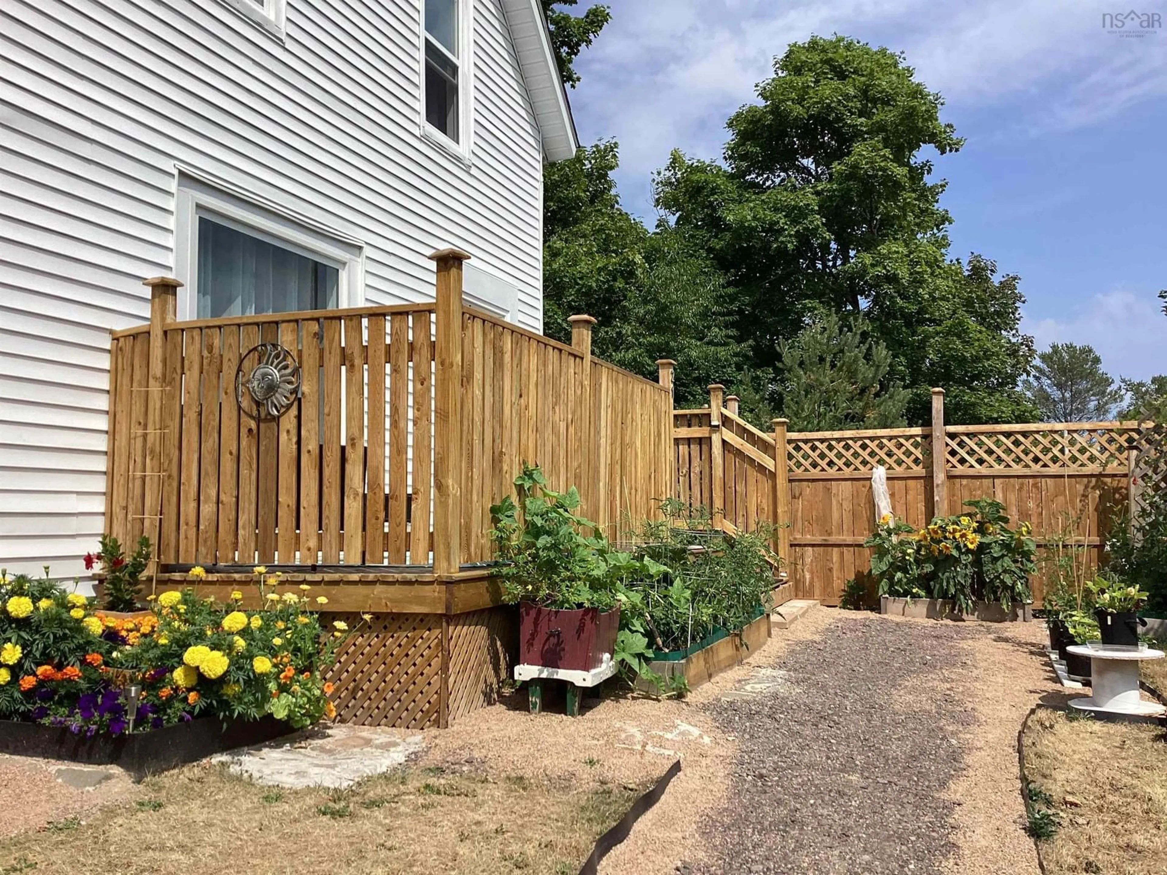 Patio, street for 21 Prince St, Parrsboro Nova Scotia B0M 1S0
