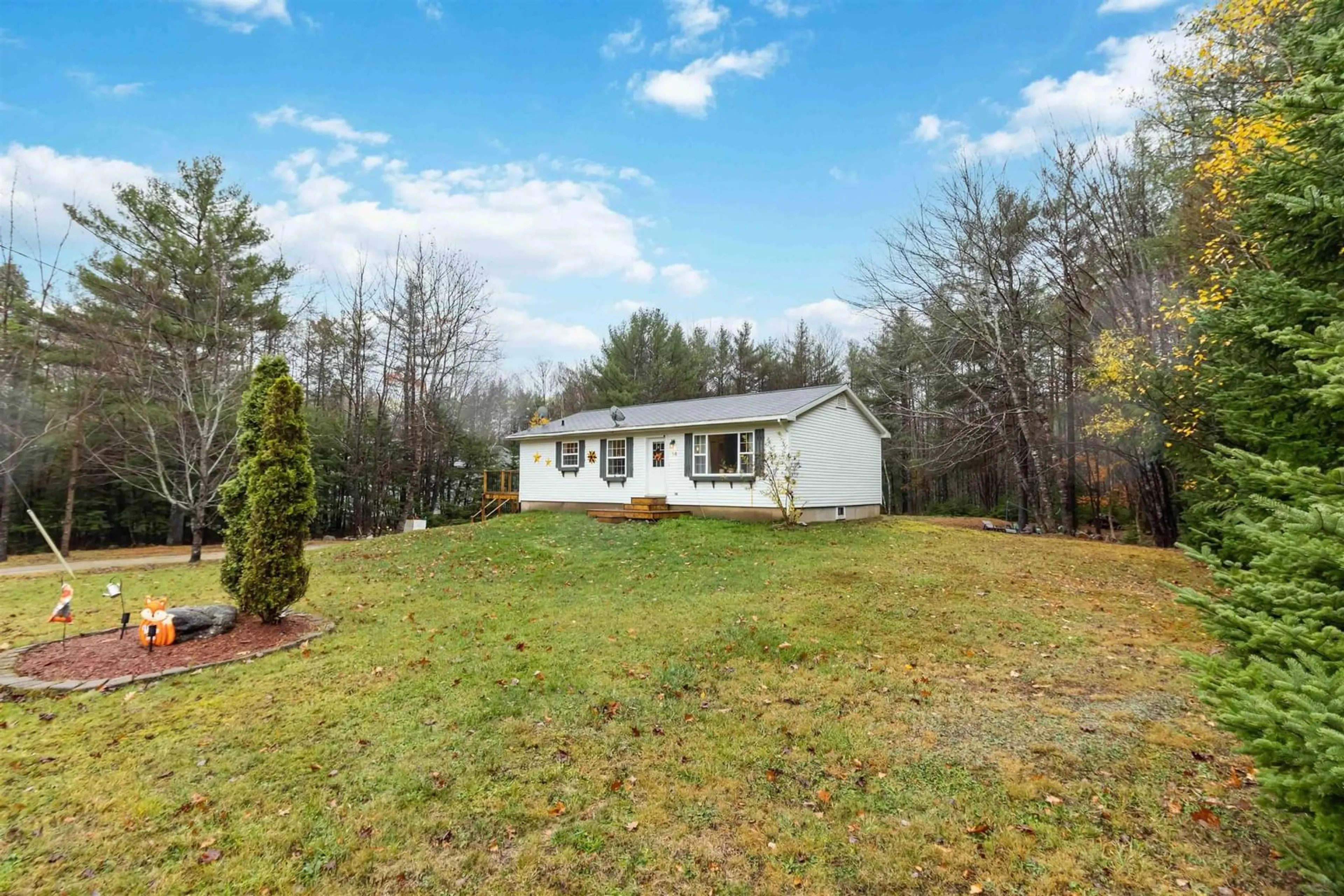 A pic from outside/outdoor area/front of a property/back of a property/a pic from drone, unknown for 30 Heather Ave, Dayspring Nova Scotia B4V 5S9